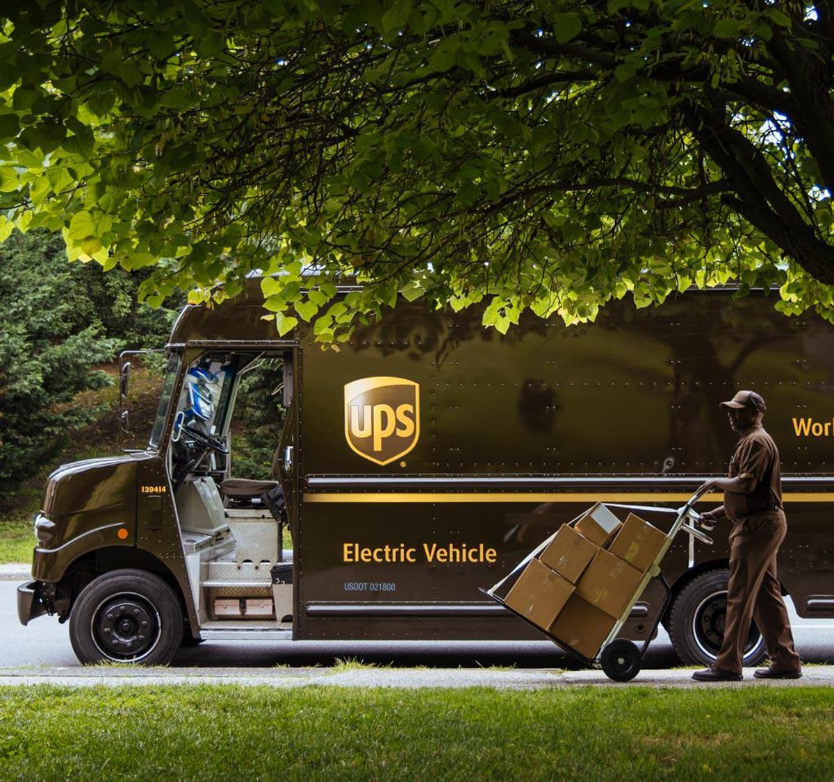 Illustration for the article: UPS 2025 Fee Overhaul: Key Changes Every Shipper Should Prepare For