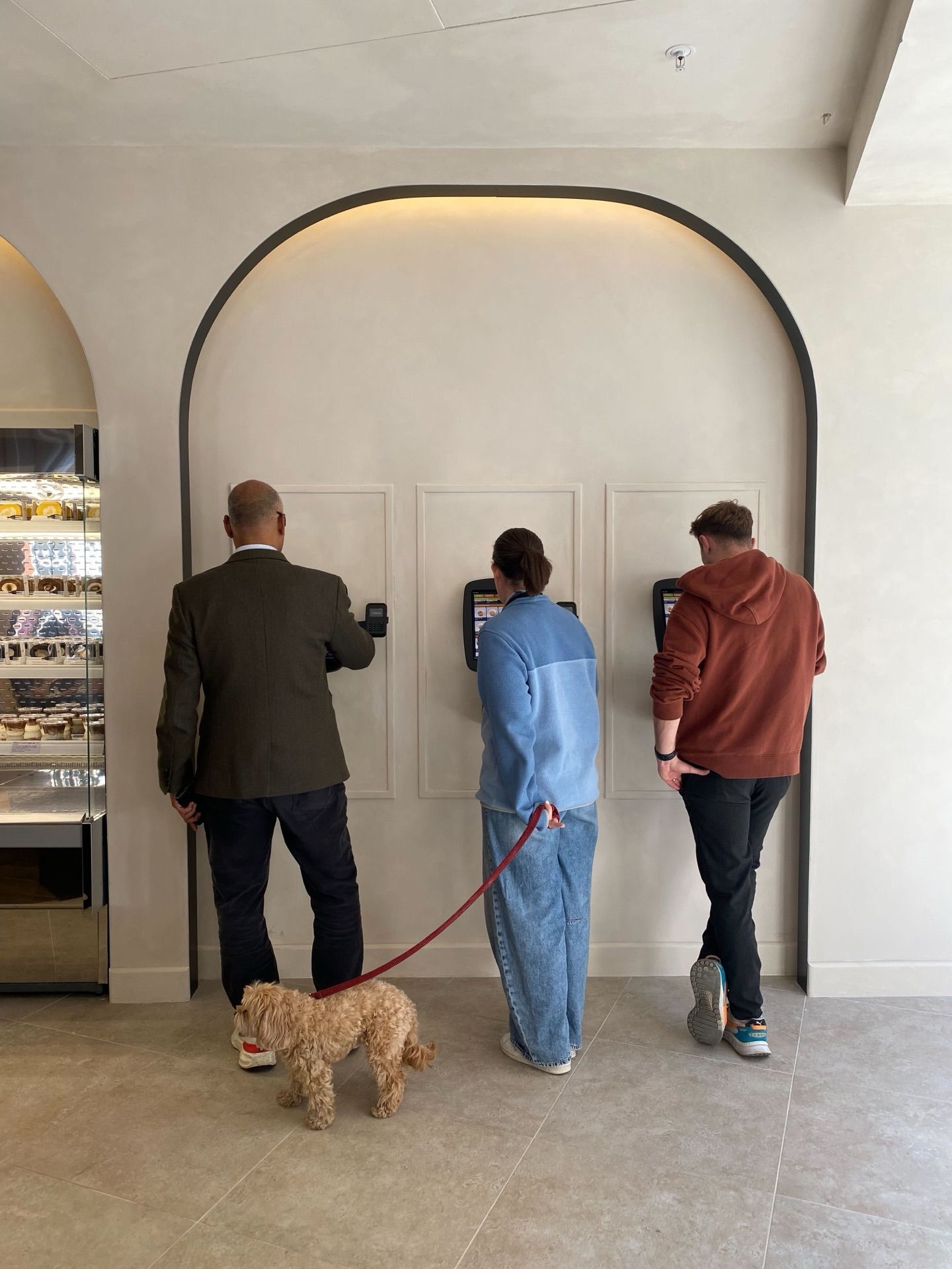 Let customers explore the whole hall from one screen.