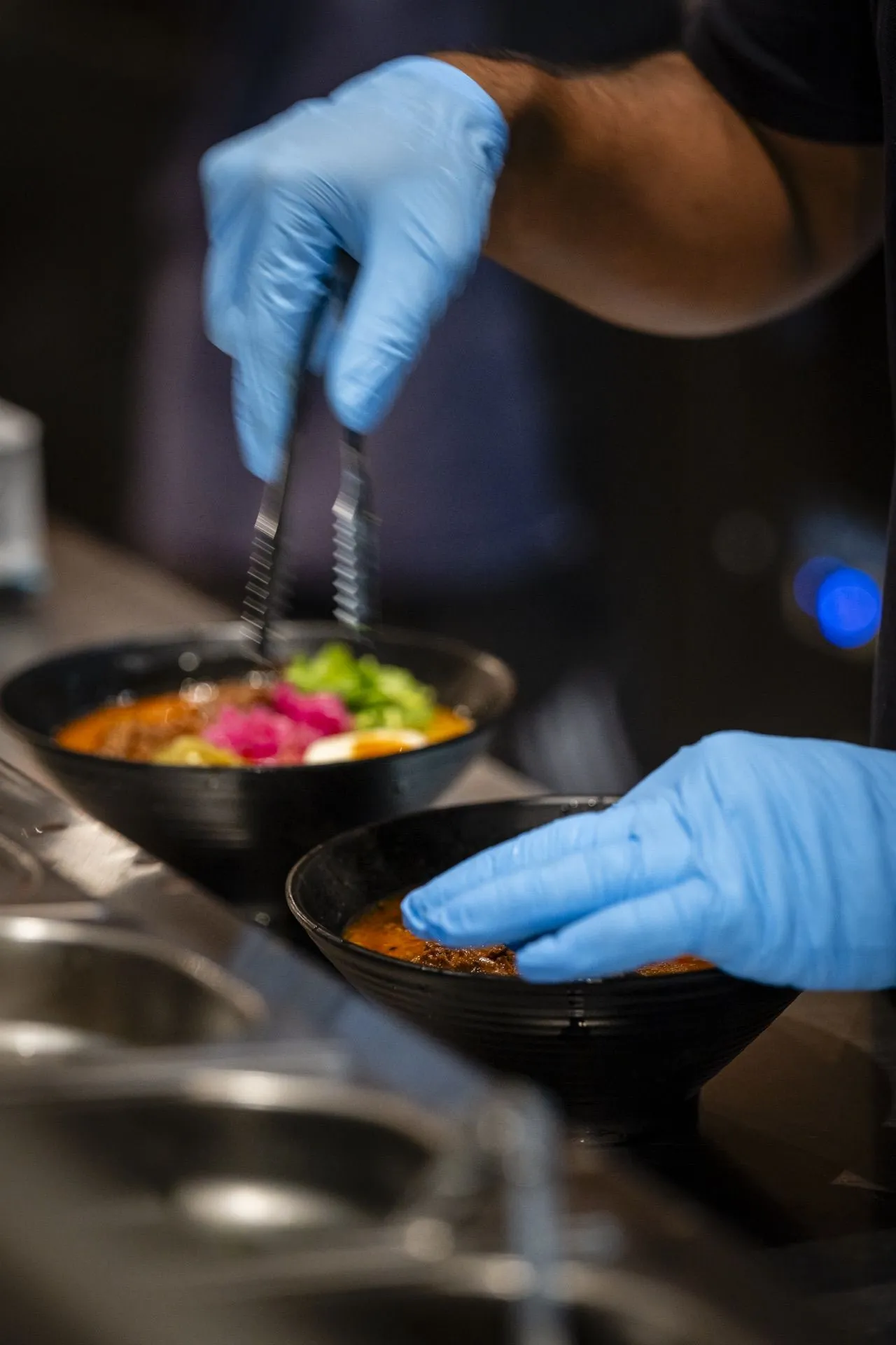 Vendor kitchens that move in sync.