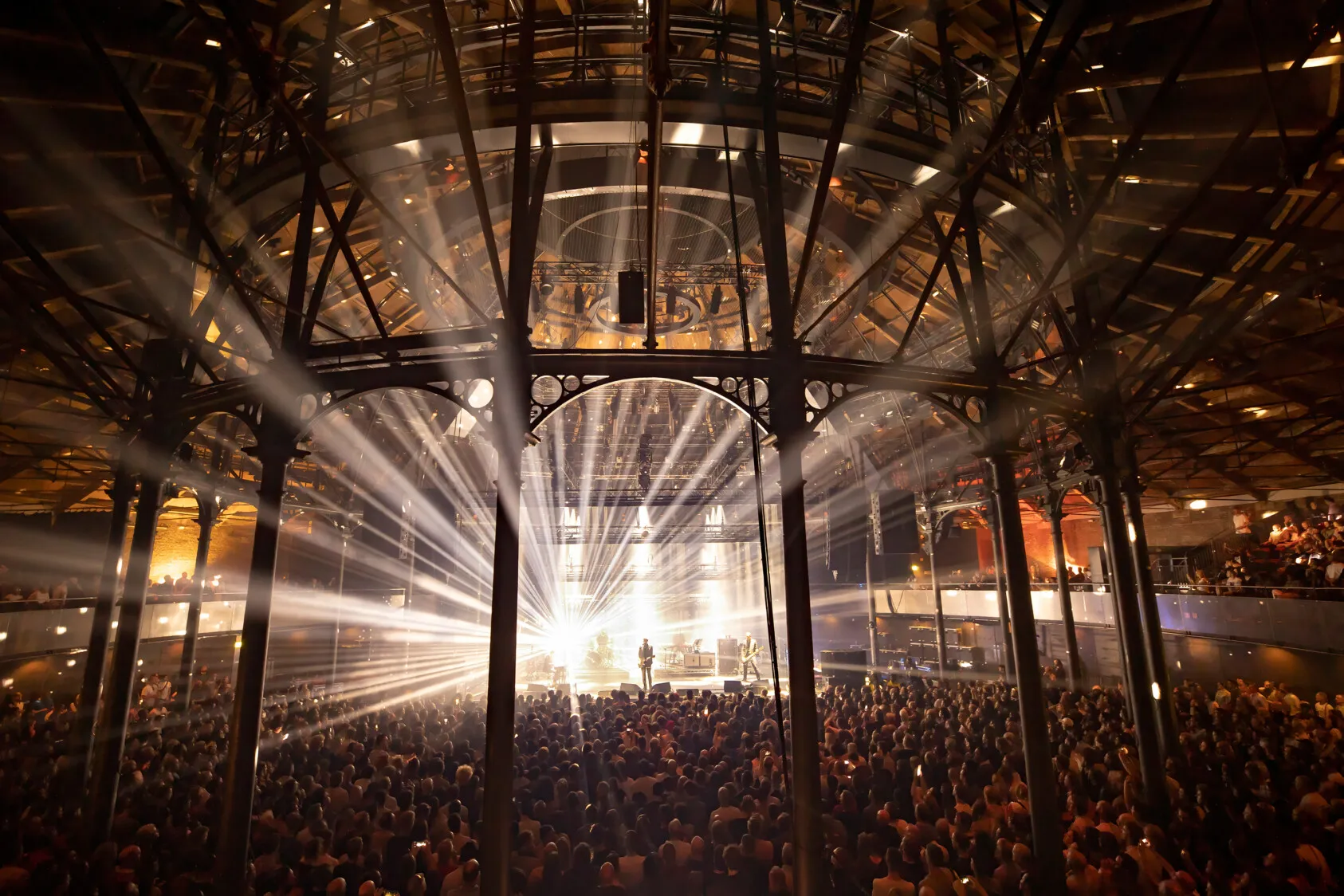 How Dines helped Camden Roundhouse increase orders per hour by over 57% and transform their interval bar service.