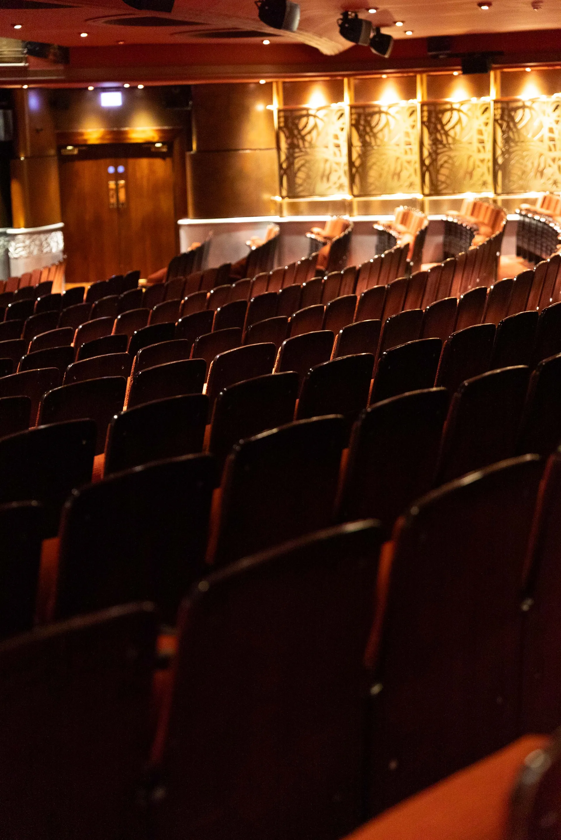 How Delfont Mackintosh Theatres serves thousands of guests in minutes, night after night