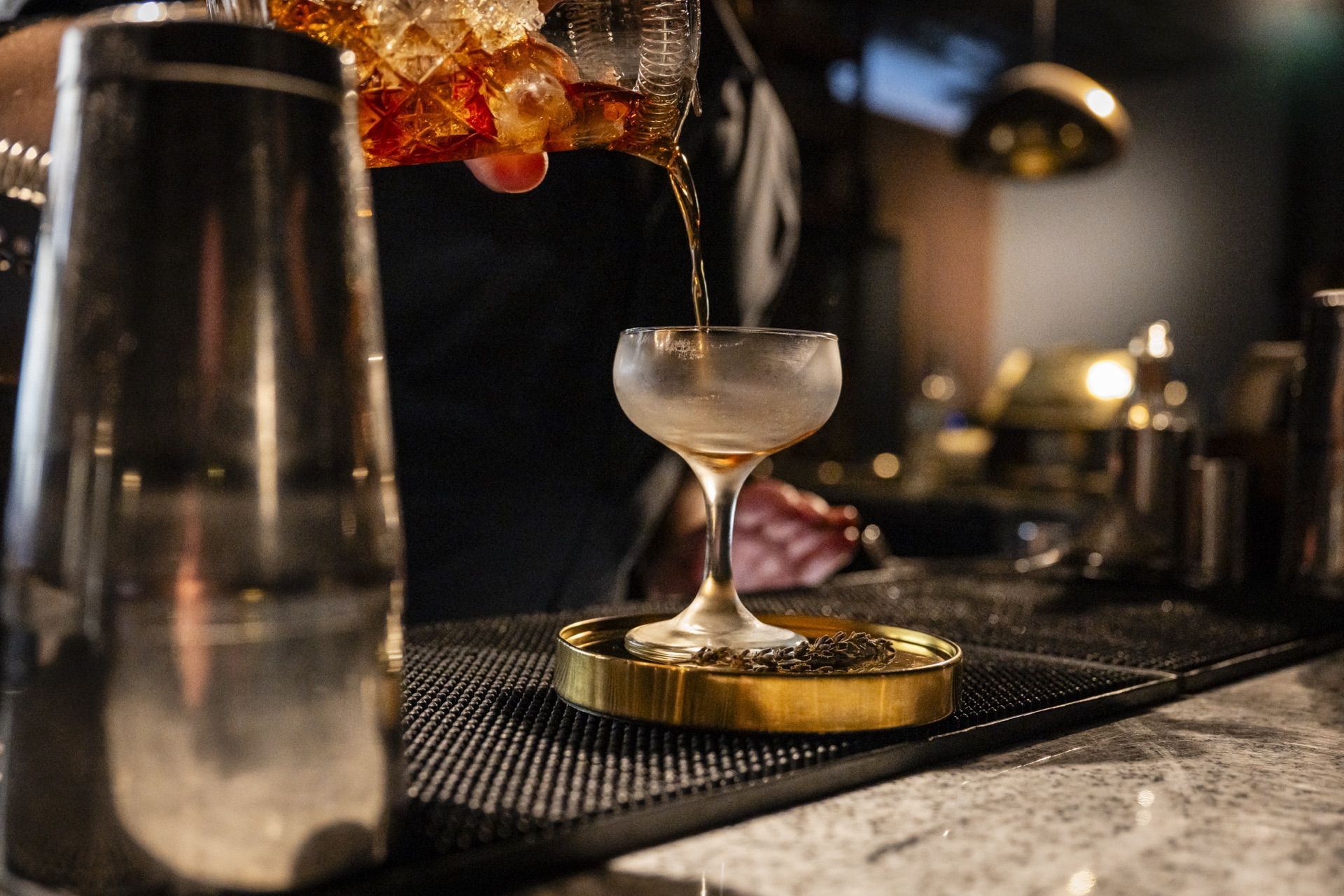 Dines terminal at bar