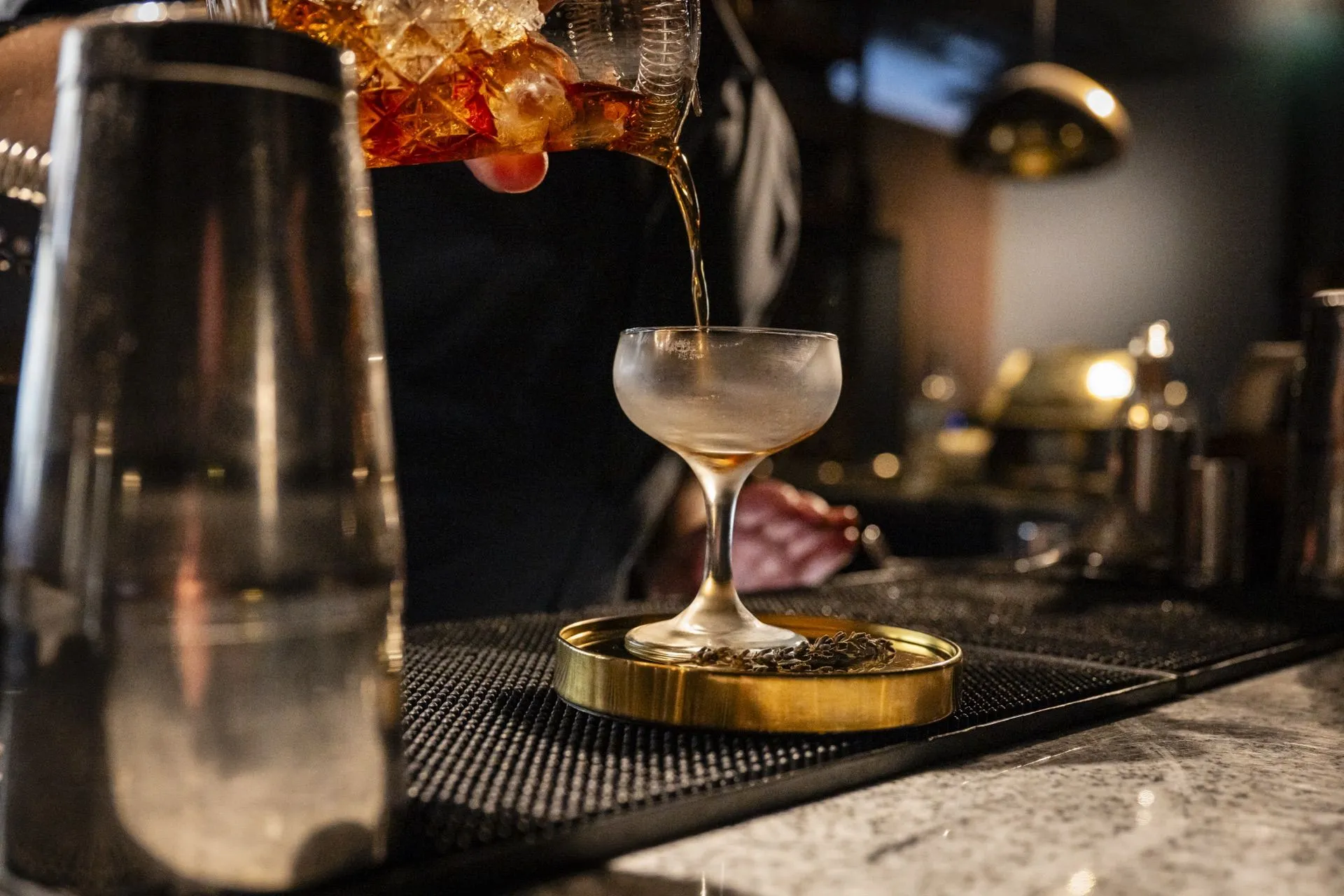 Dines terminal at bar