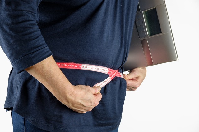 Measuring waist holding scale