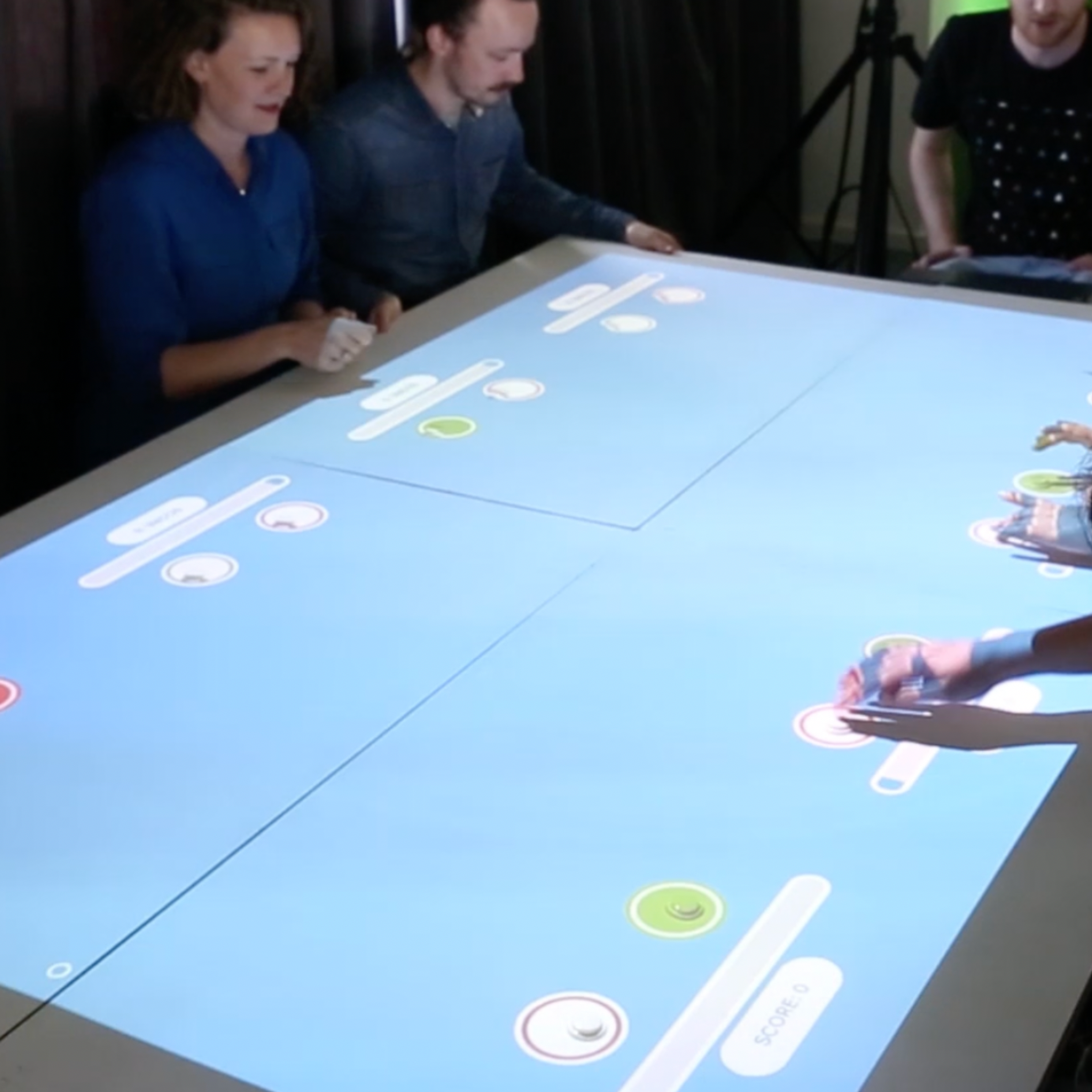 Interactieve tafel in gebruik