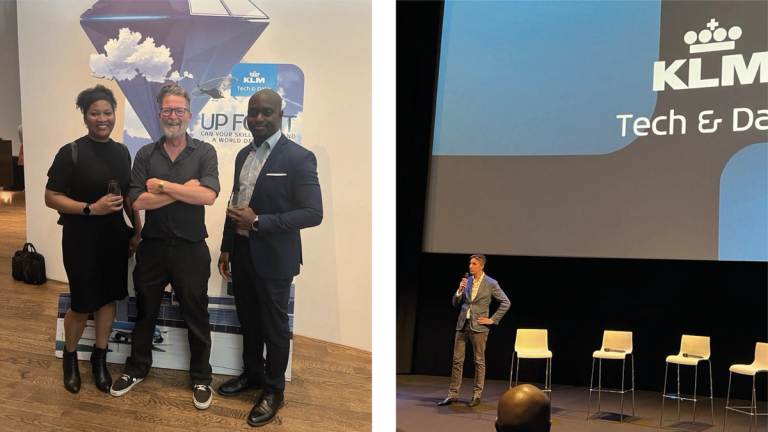 Foto van Ronald (Kaliber) en medewerkers KLM, foto van presentatie in Eye