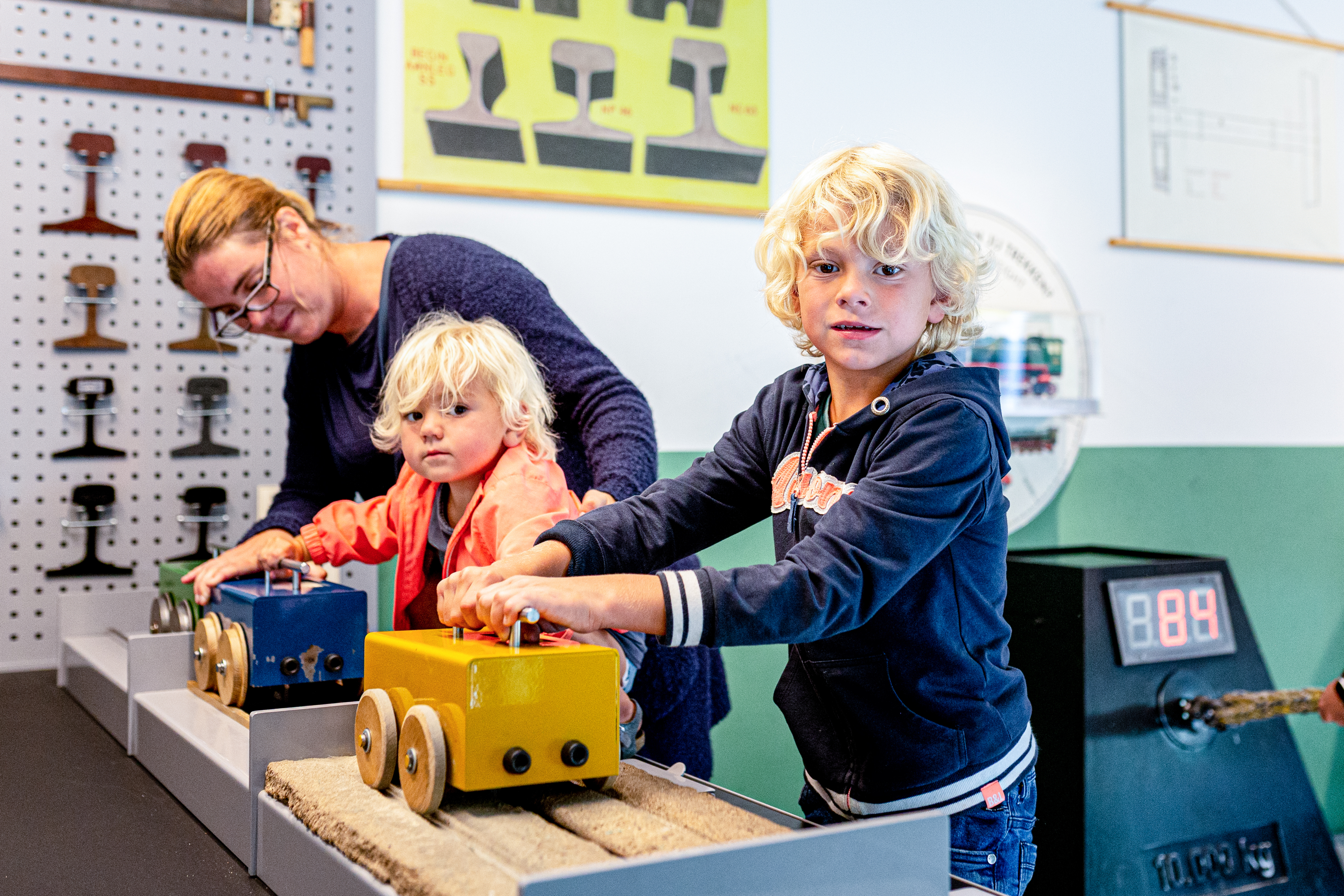 Spoorwegmuseum, kinderen aan het spelen