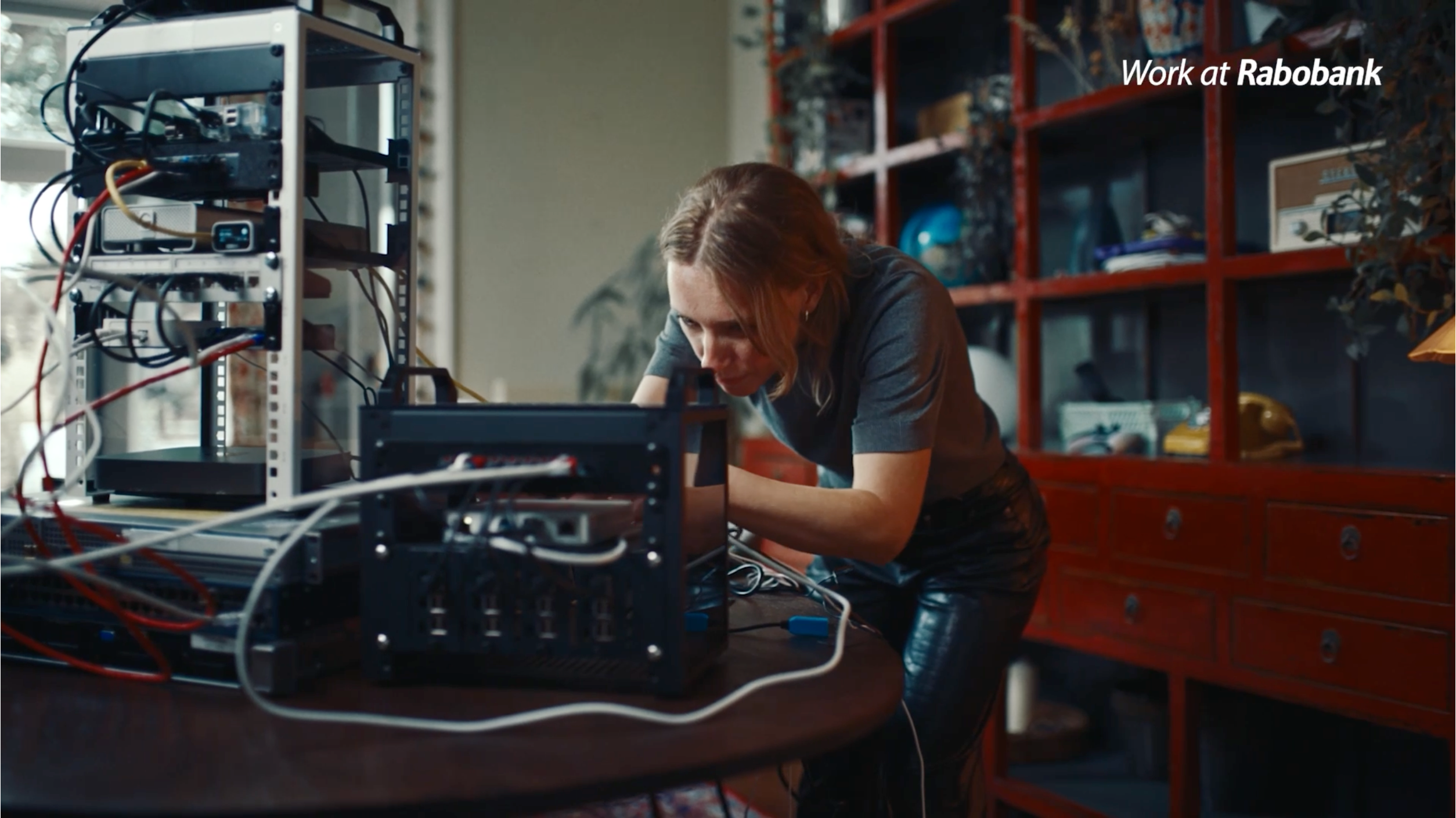 Screen uit hero movie van een homelab