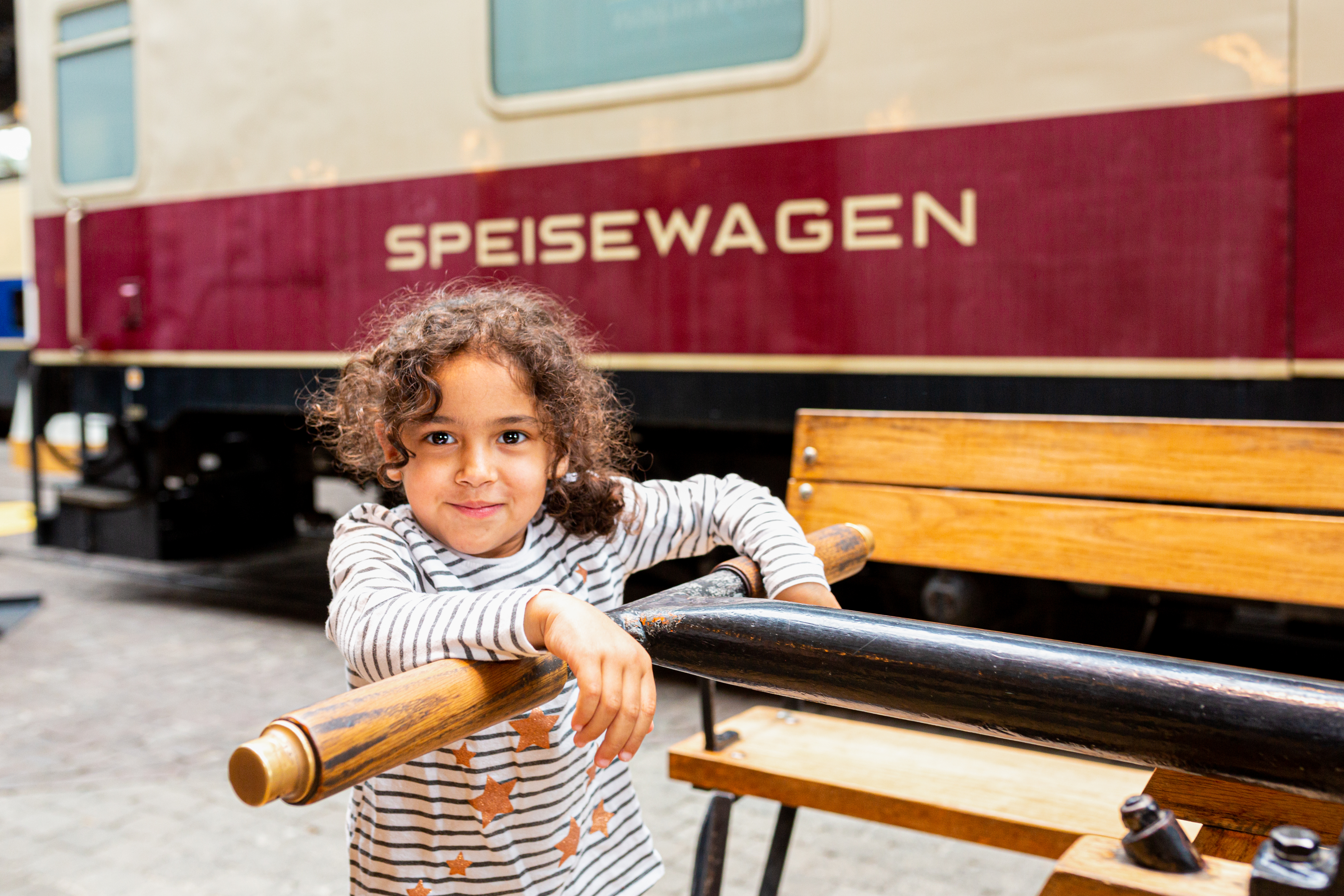 Spoorwegmuseum, kind aan het spelen