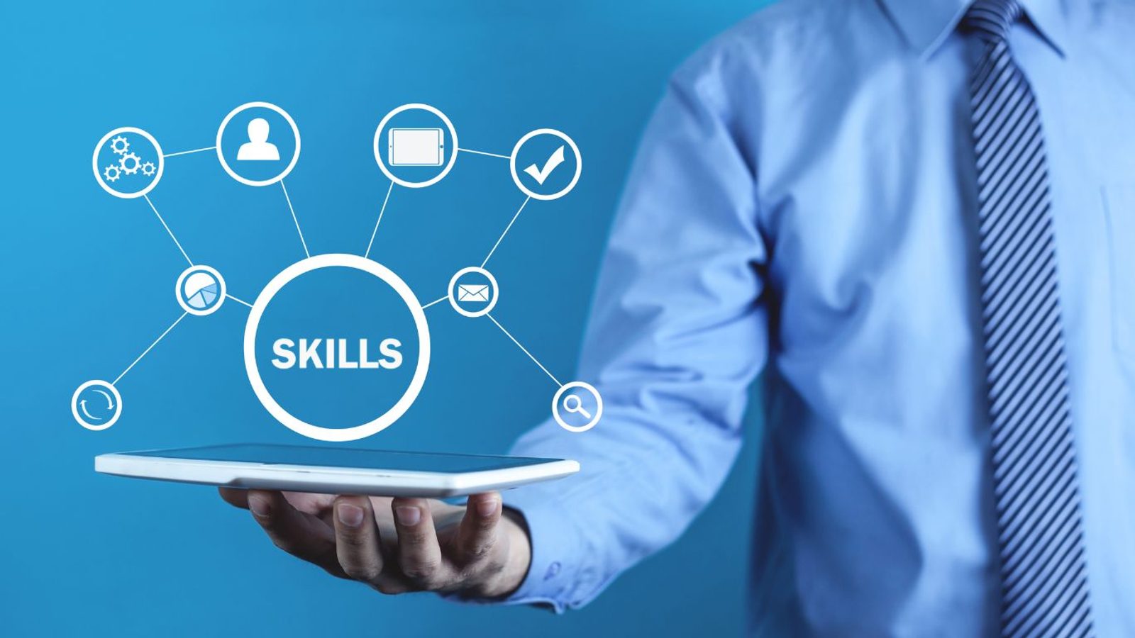 Volja i incijativa life skills životne veštine OLI metoda poslovni čovek sa tabletom
