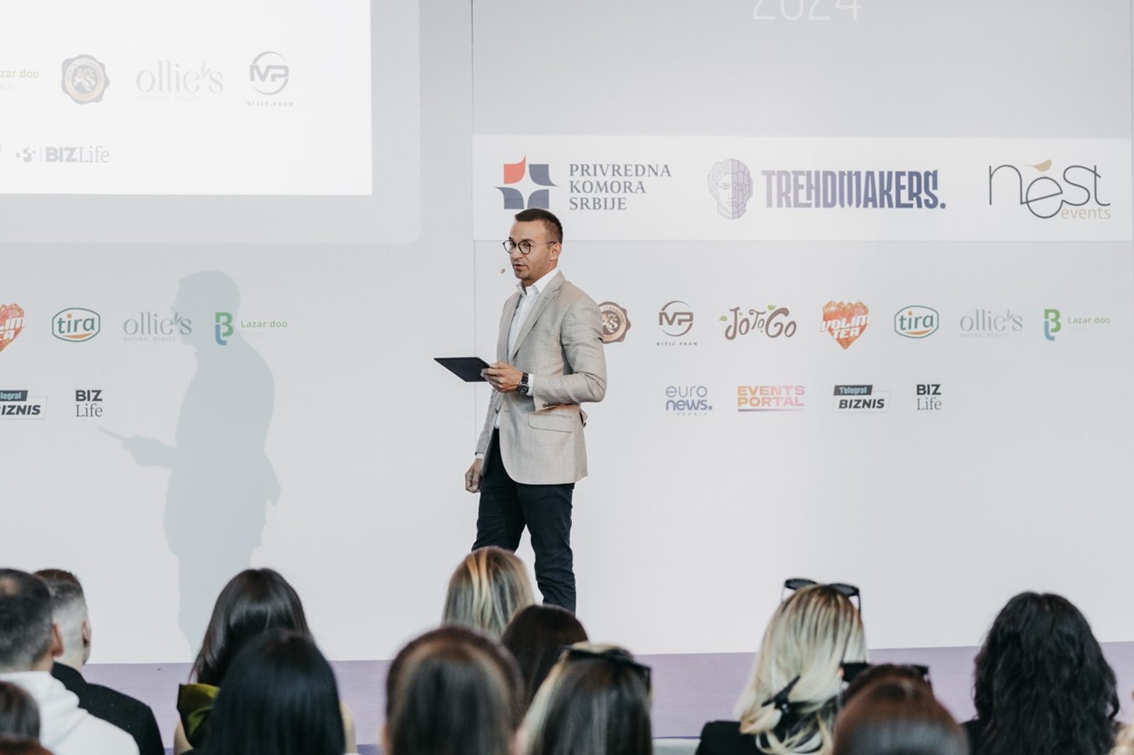 Konferencija o influenserima i digitalnim trendovima – dodeljeno 14 nagrada najistaknutijim stvaraocima sadržaja