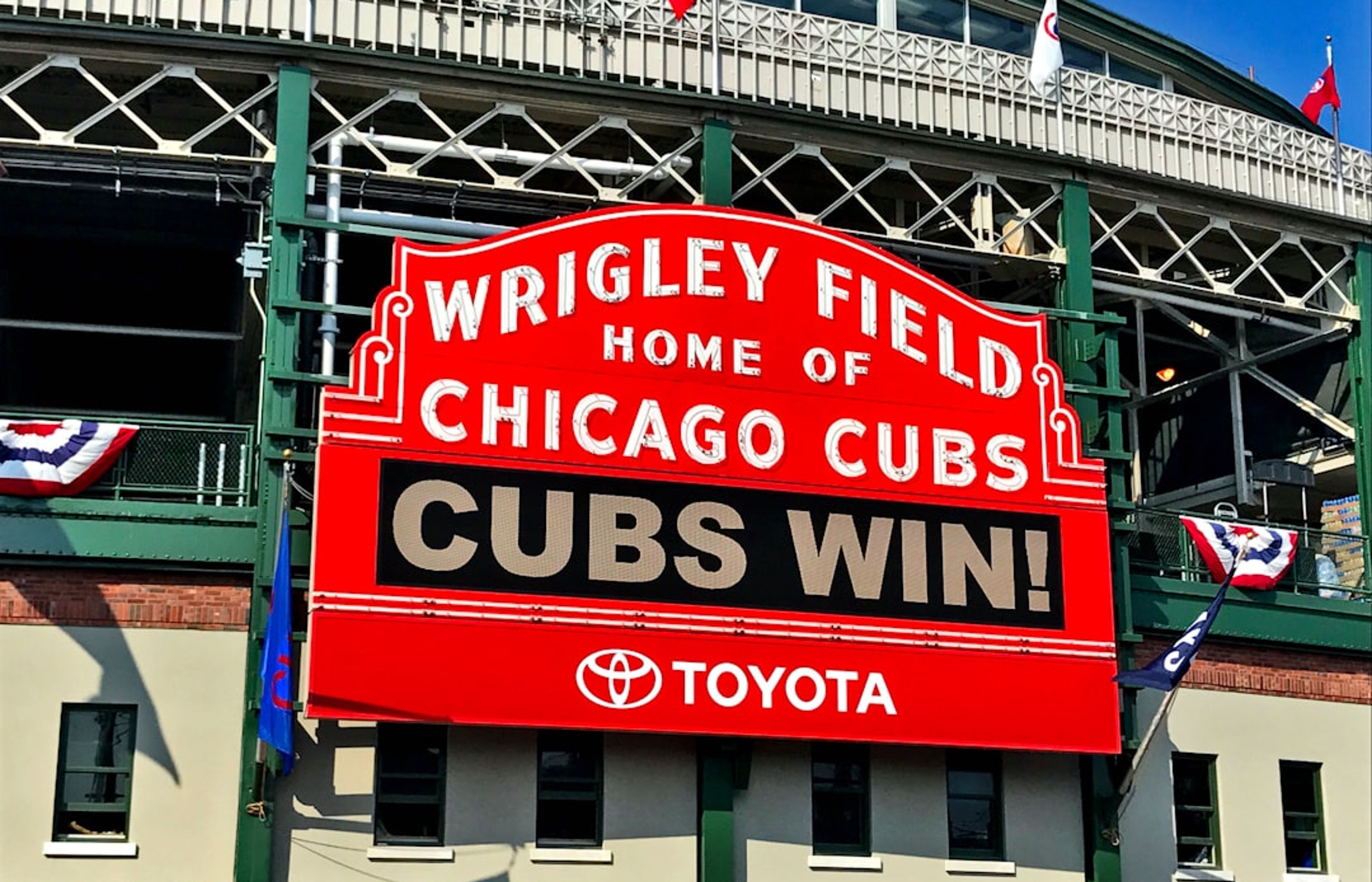 Wrigley Field - Baseball History in Wrigleyville