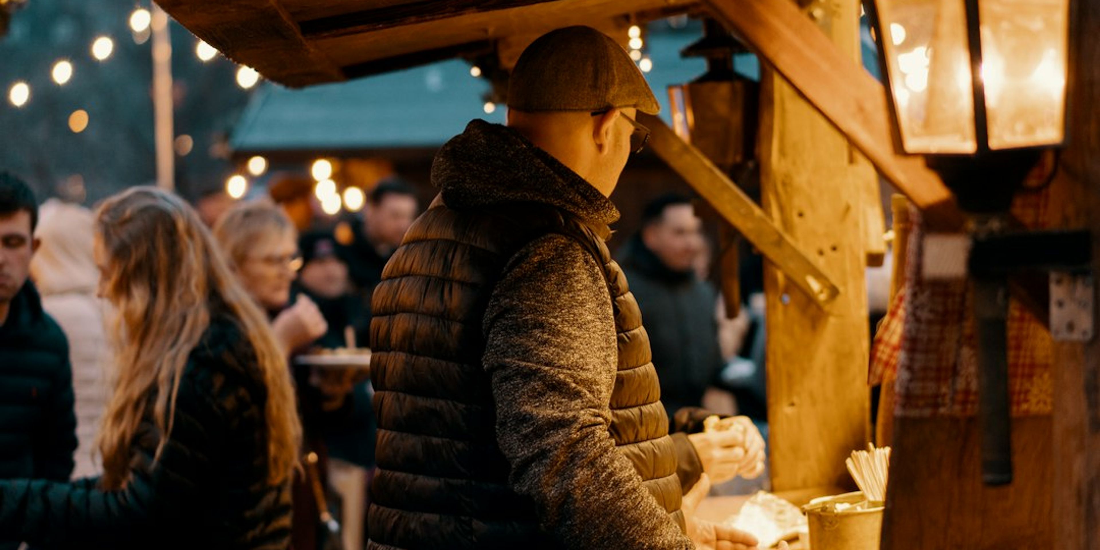 Hotels near Christkindlmarket at Daley Plaza