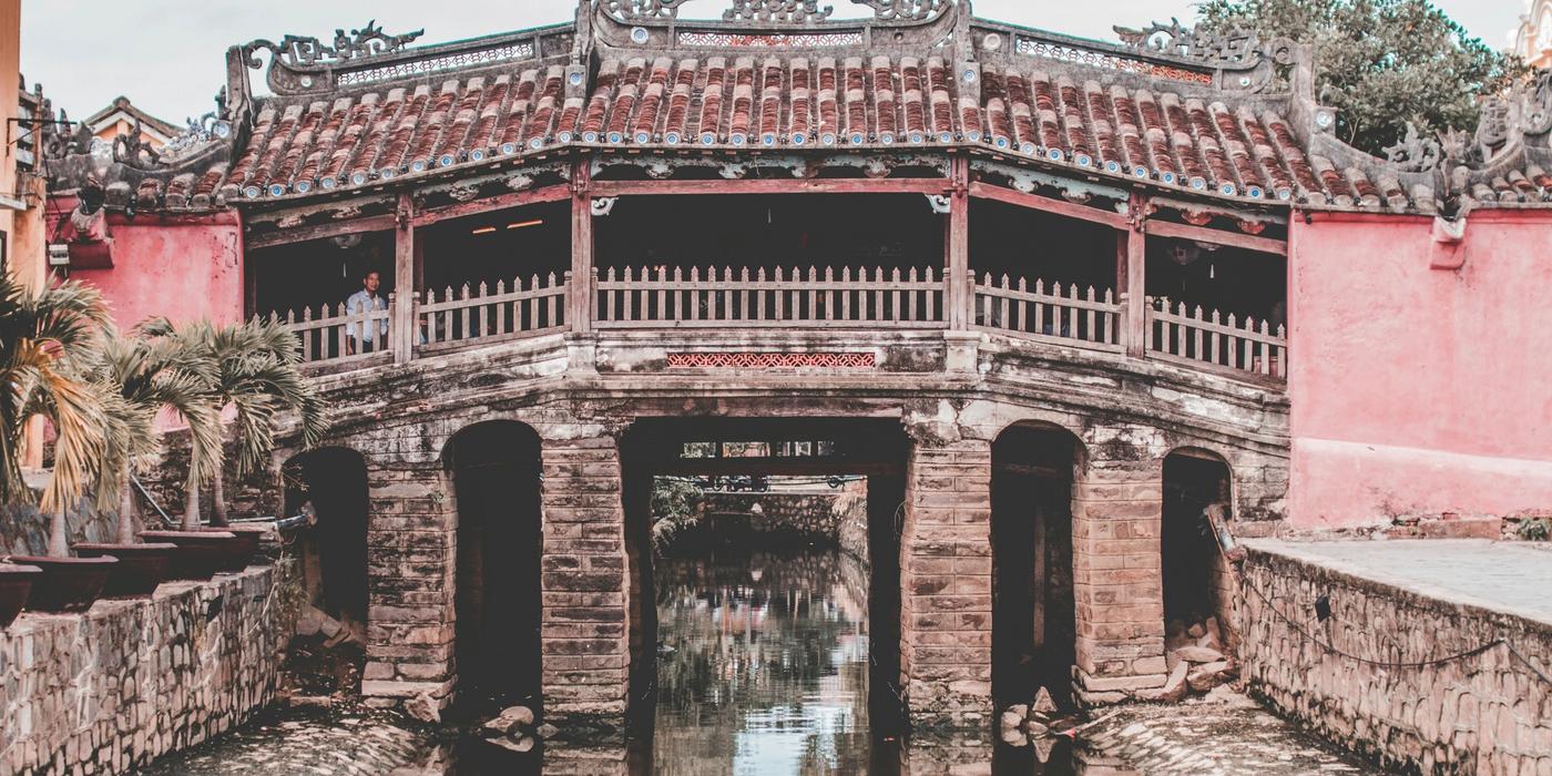 Hotels near Japanese Covered Bridge