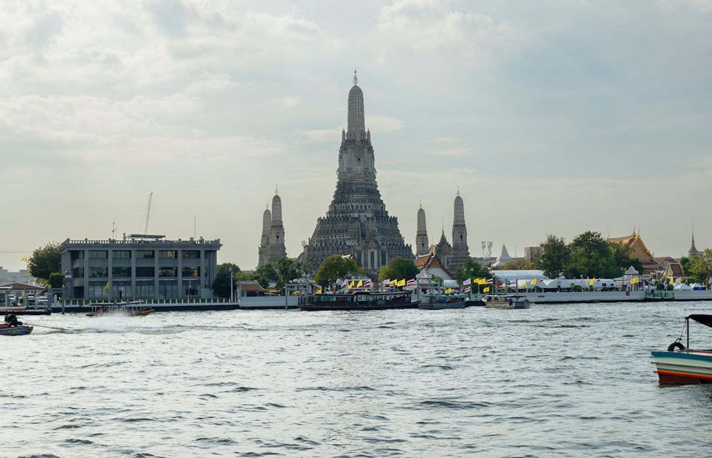 Chao Phraya River Cruise - Dinner and Temples from the Water