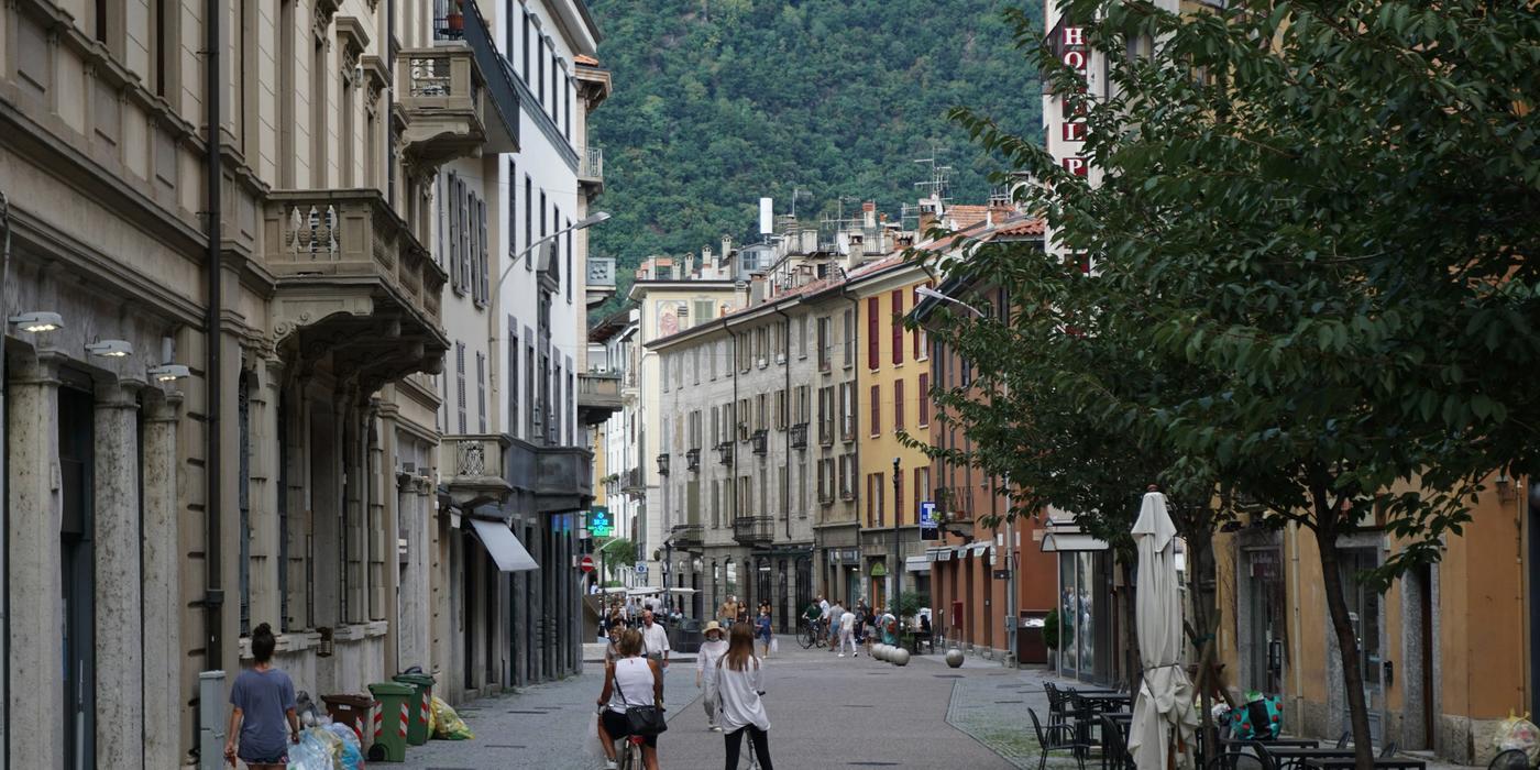 Hotels near Como