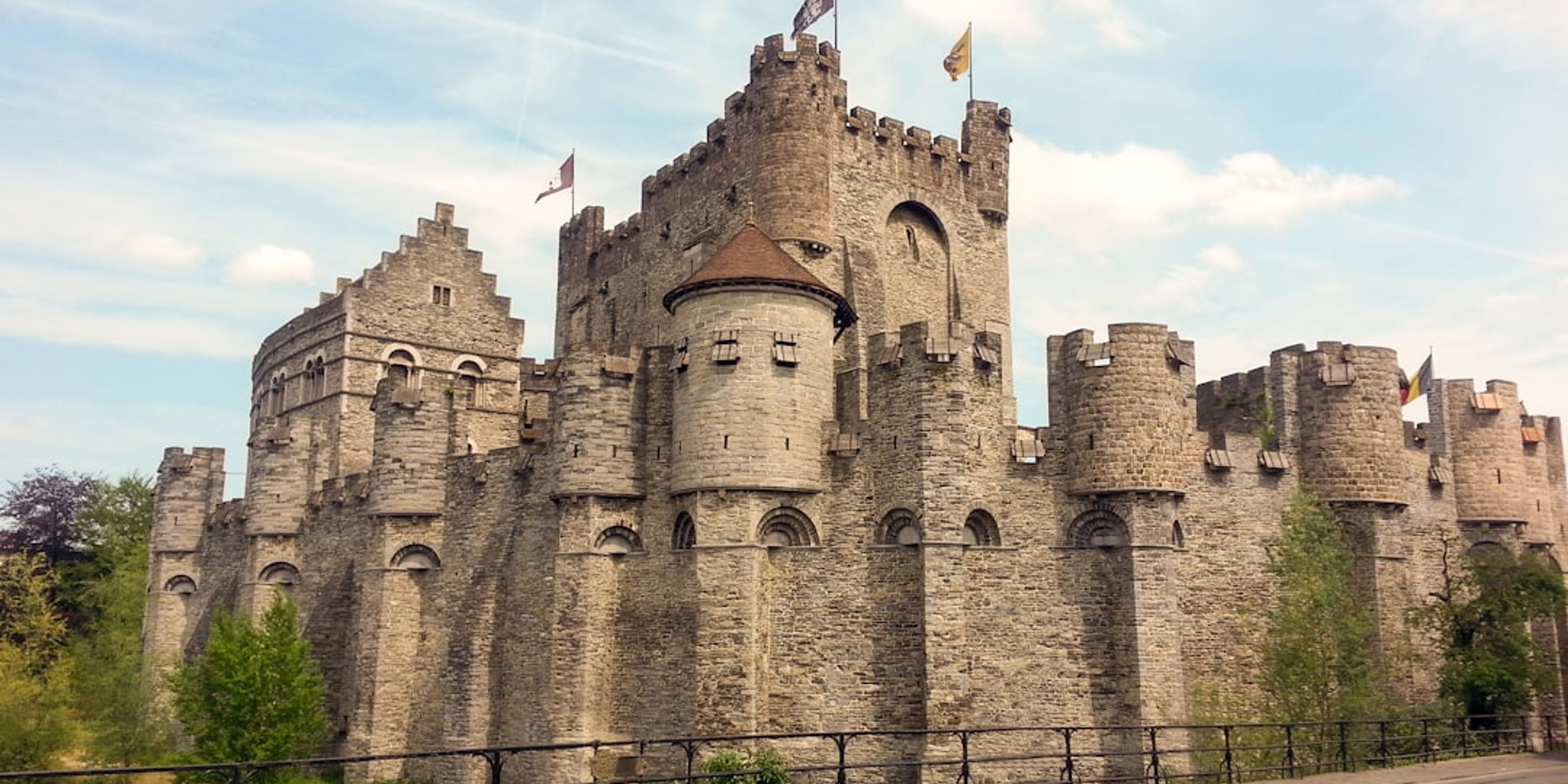 Hotels near Gravensteen