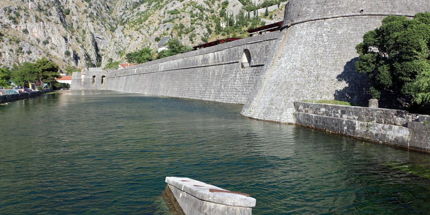 Hotels near San Giovanni Fortress and City Walls