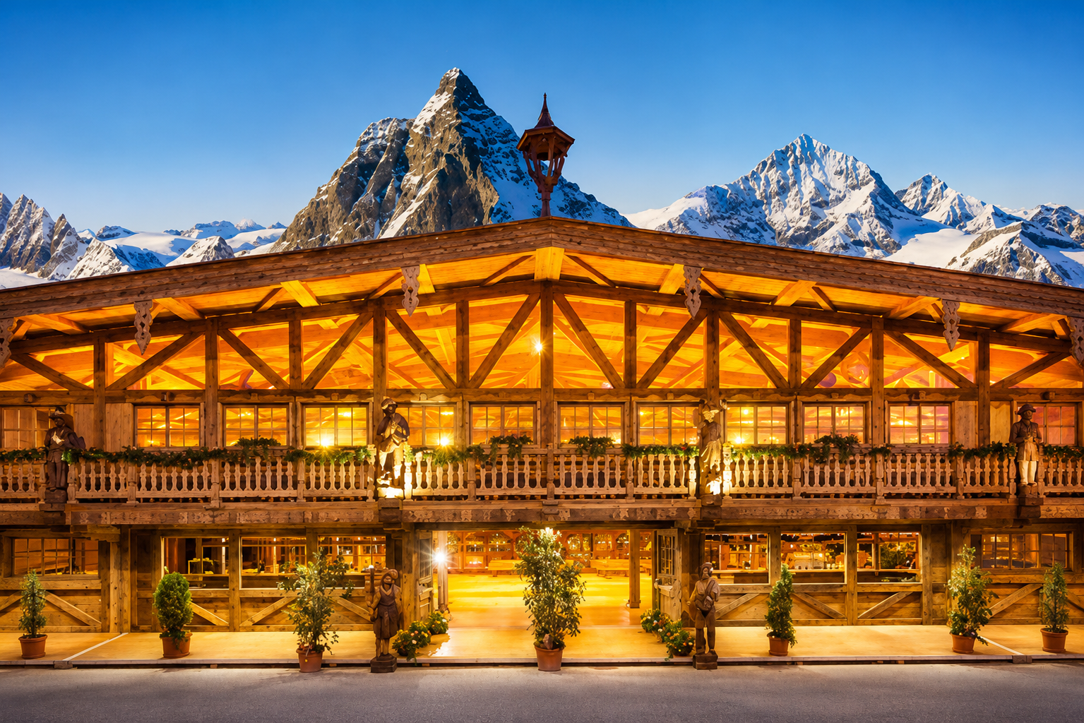 Almhütte Royal - The Chalet That Is Not a Tent
