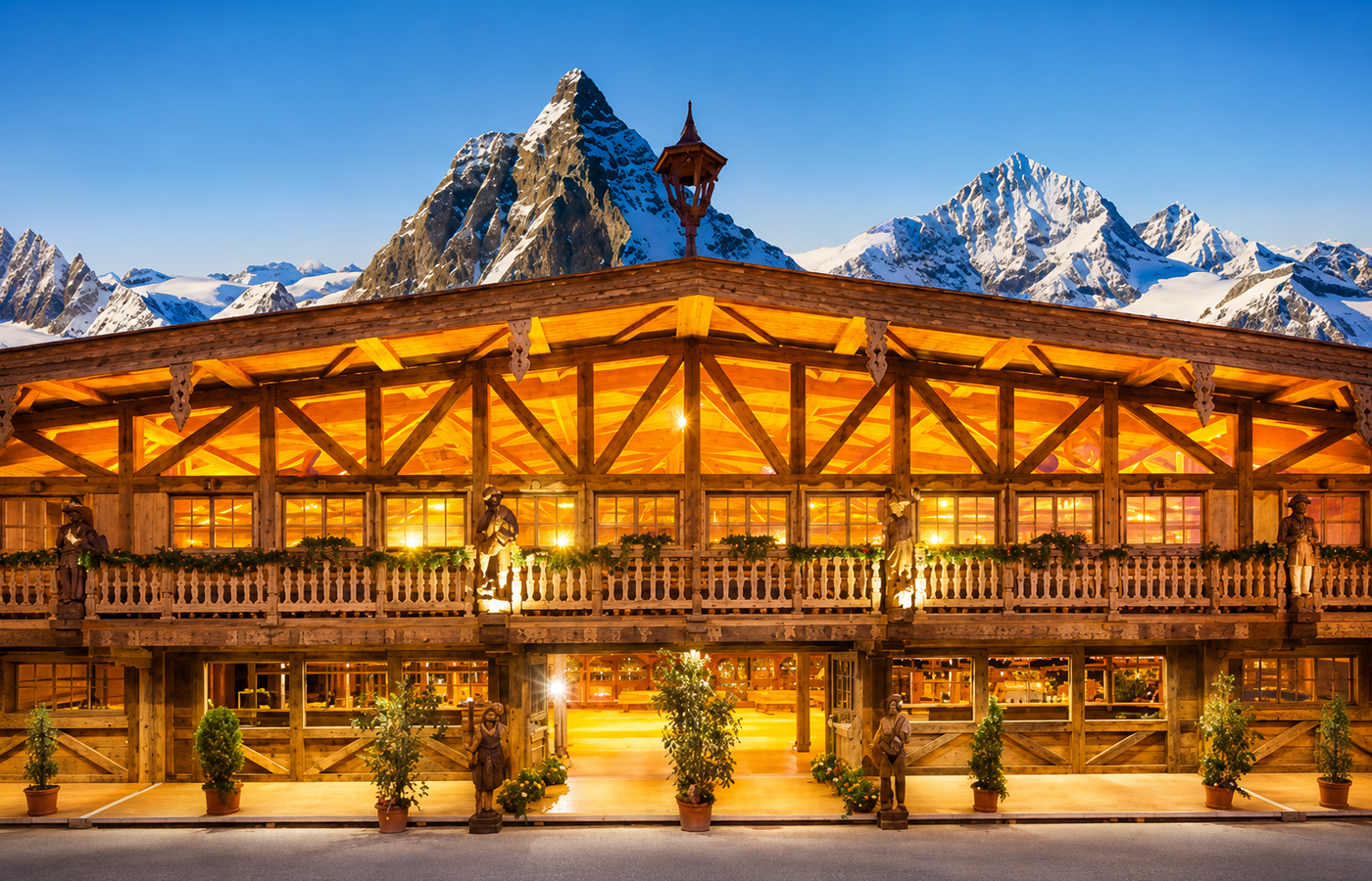 Almhütte Royal - The Chalet That Is Not a Tent