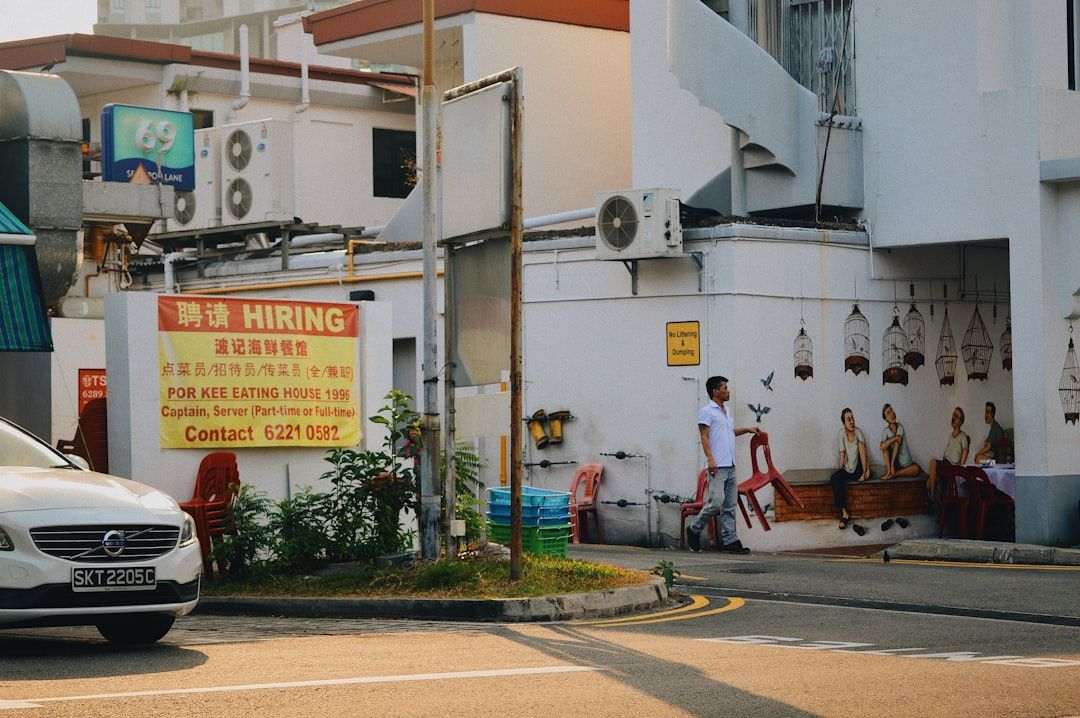 Tiong Bahru - Eat Breakfast Here at 07:30, Not in Your Hotel