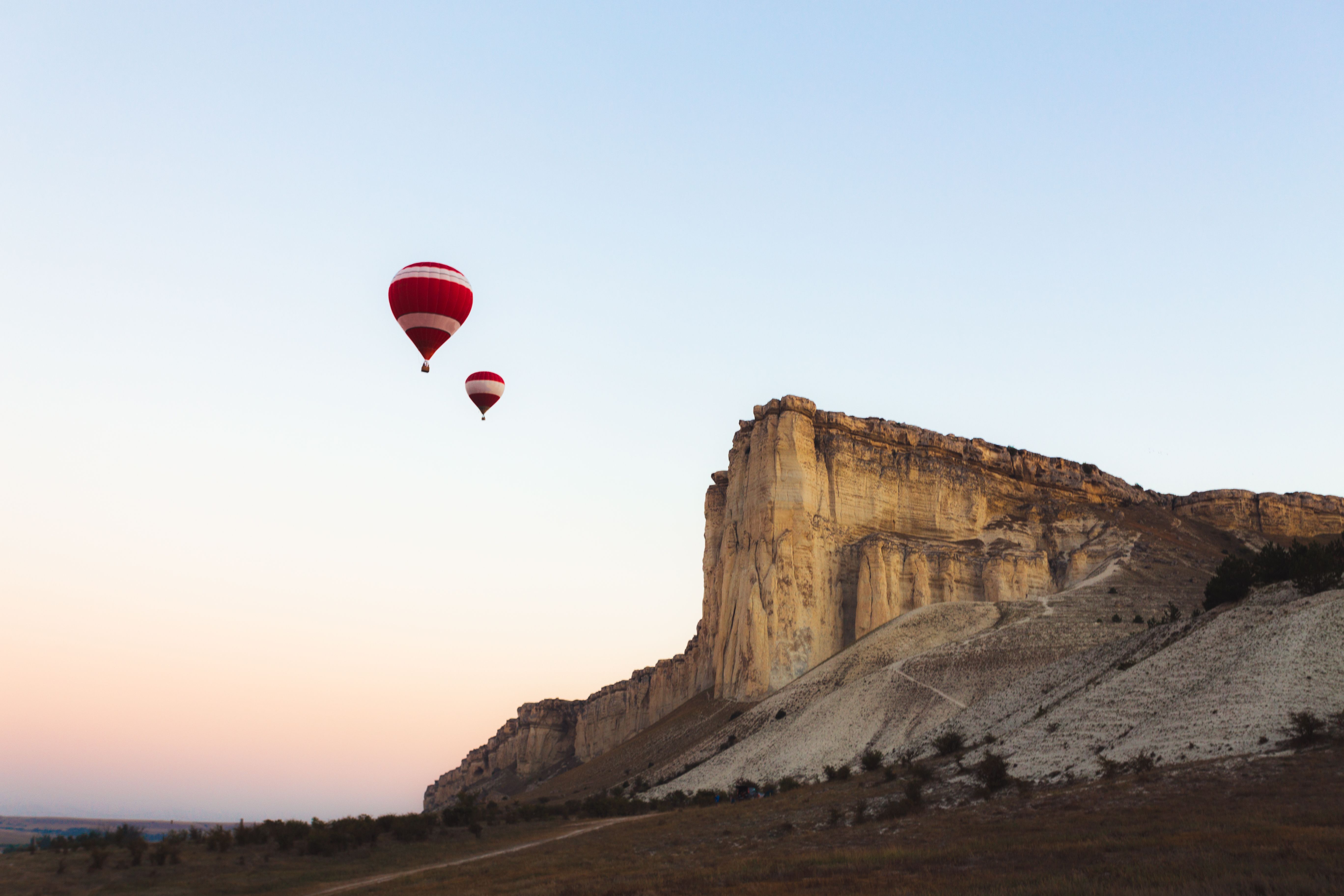 Hot Air Balloon over the West Bank - Sunrise above the necropolis