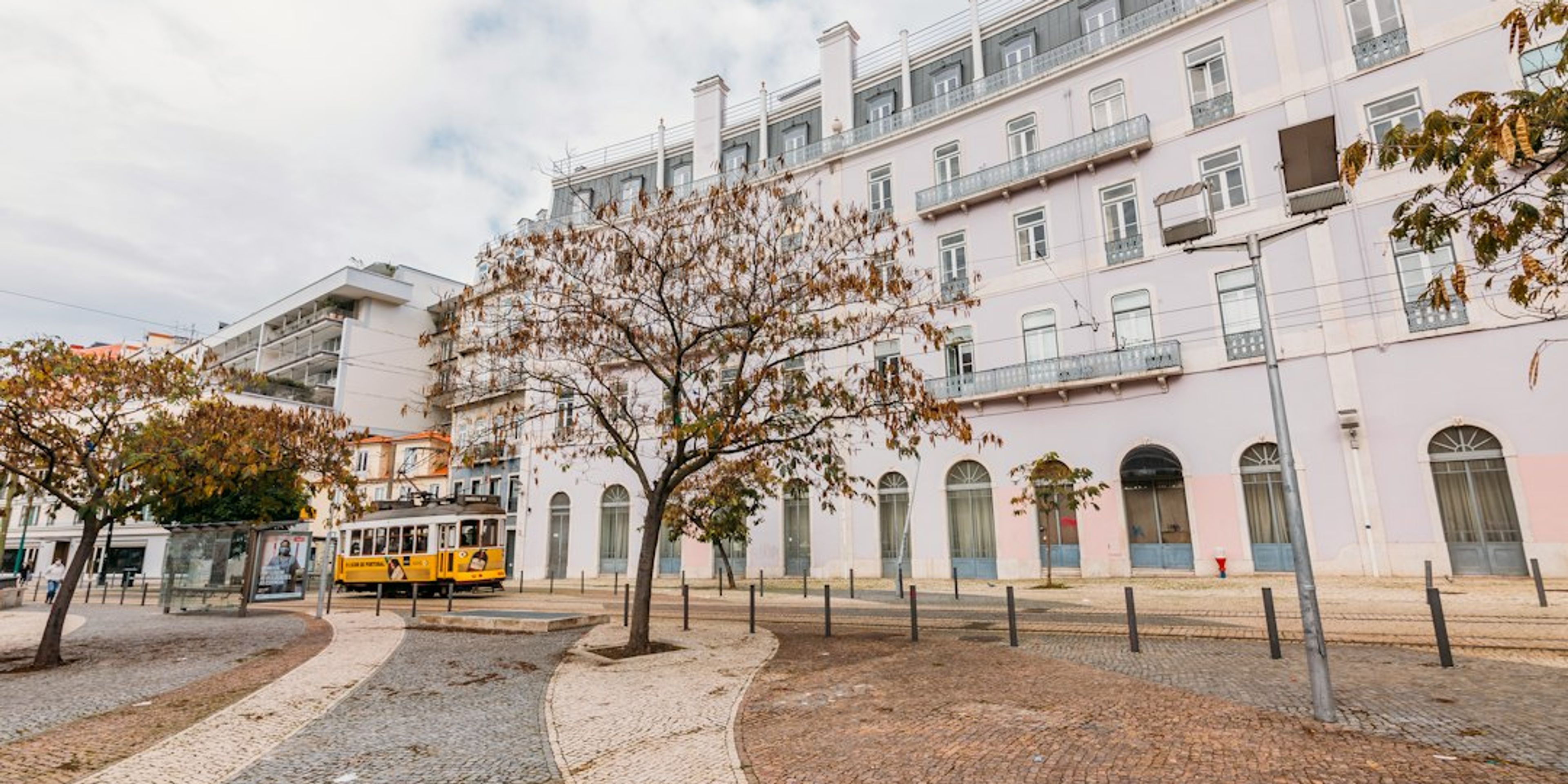 Lisbon in October: Weather, Crowds and Beach Days