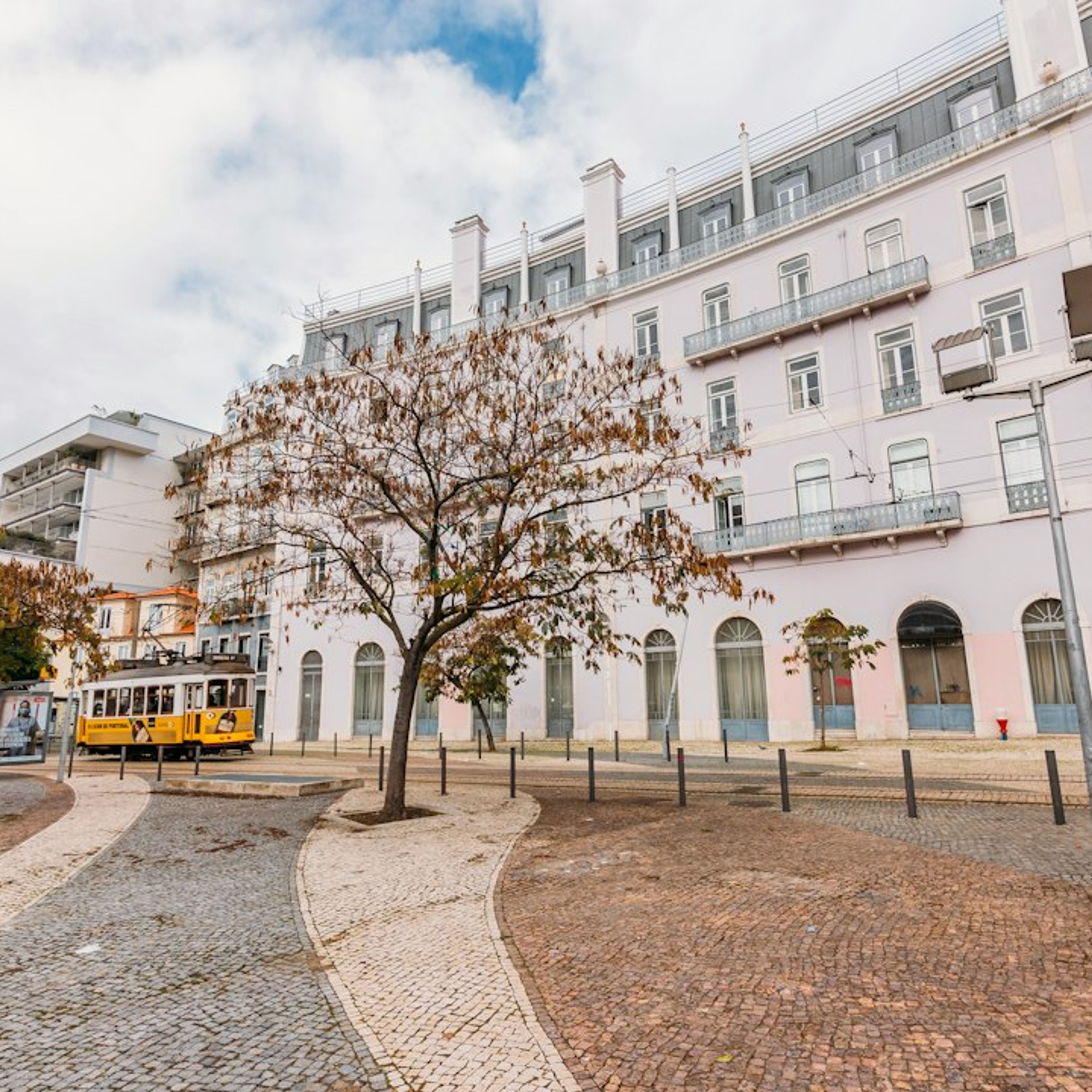 Lisbon in October: Weather, Crowds and Beach Days