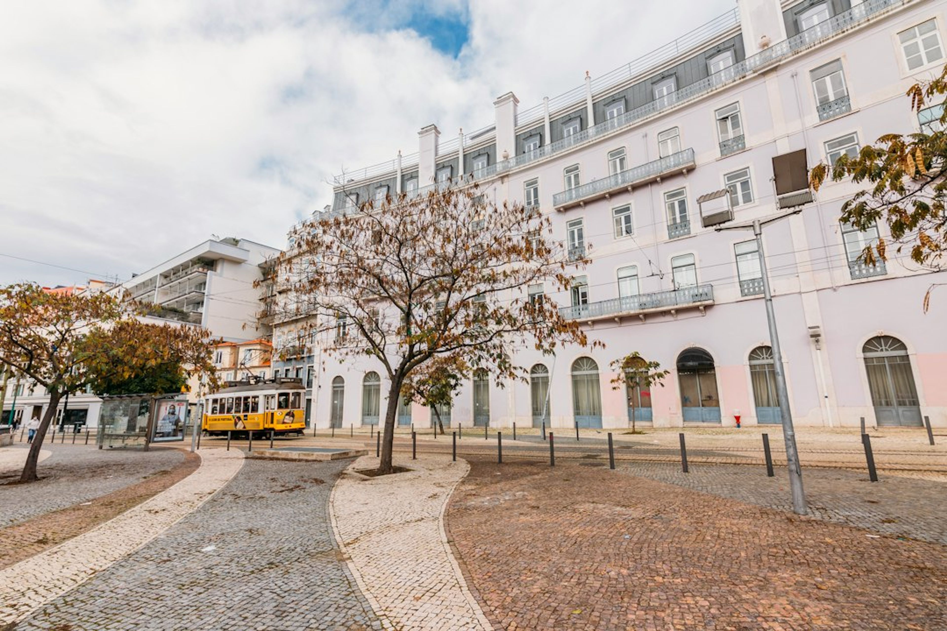 Lisbon in October: Weather, Crowds and Beach Days