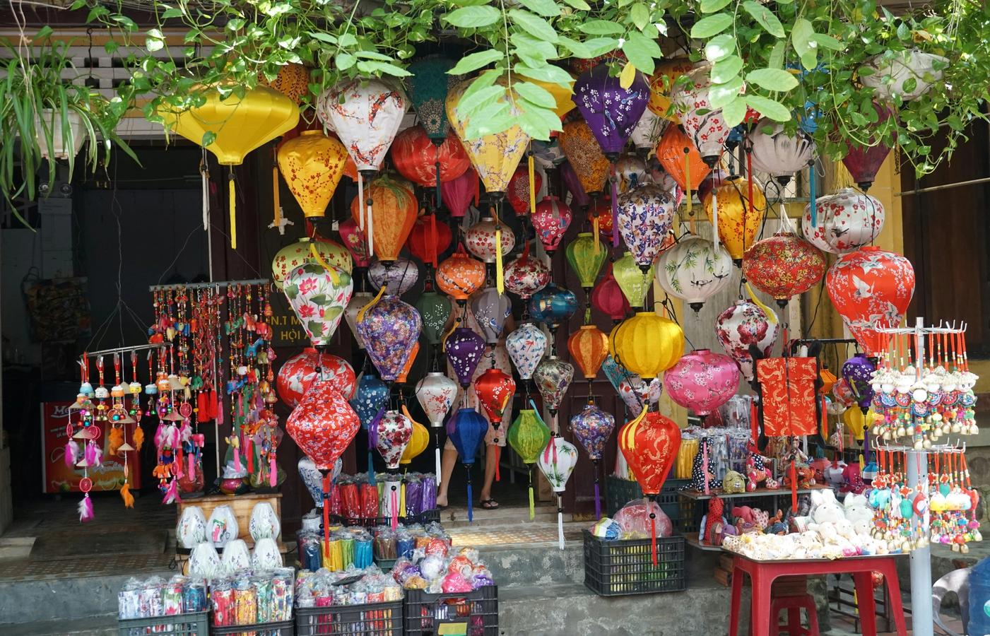 Lantern-Making Workshop - Craft Your Own Silk Souvenir