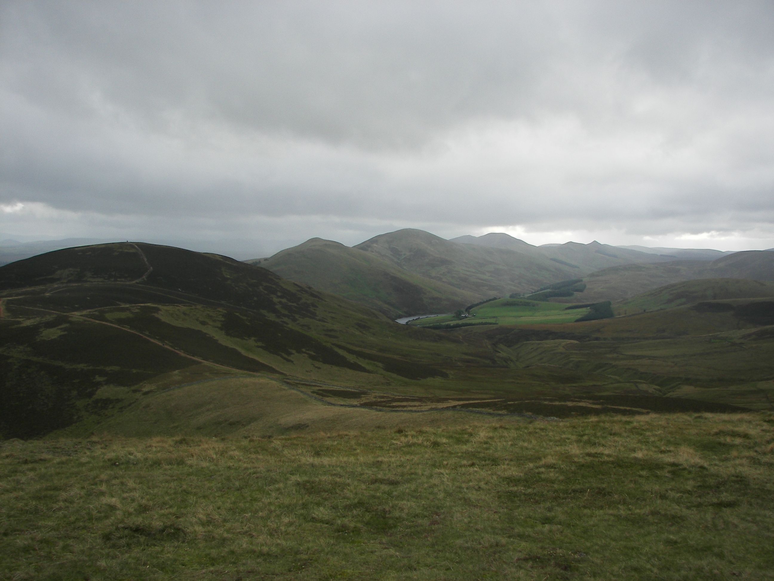 Pentland Hills Regional Park and Harlaw Reservoir - The Autumn Day Trip