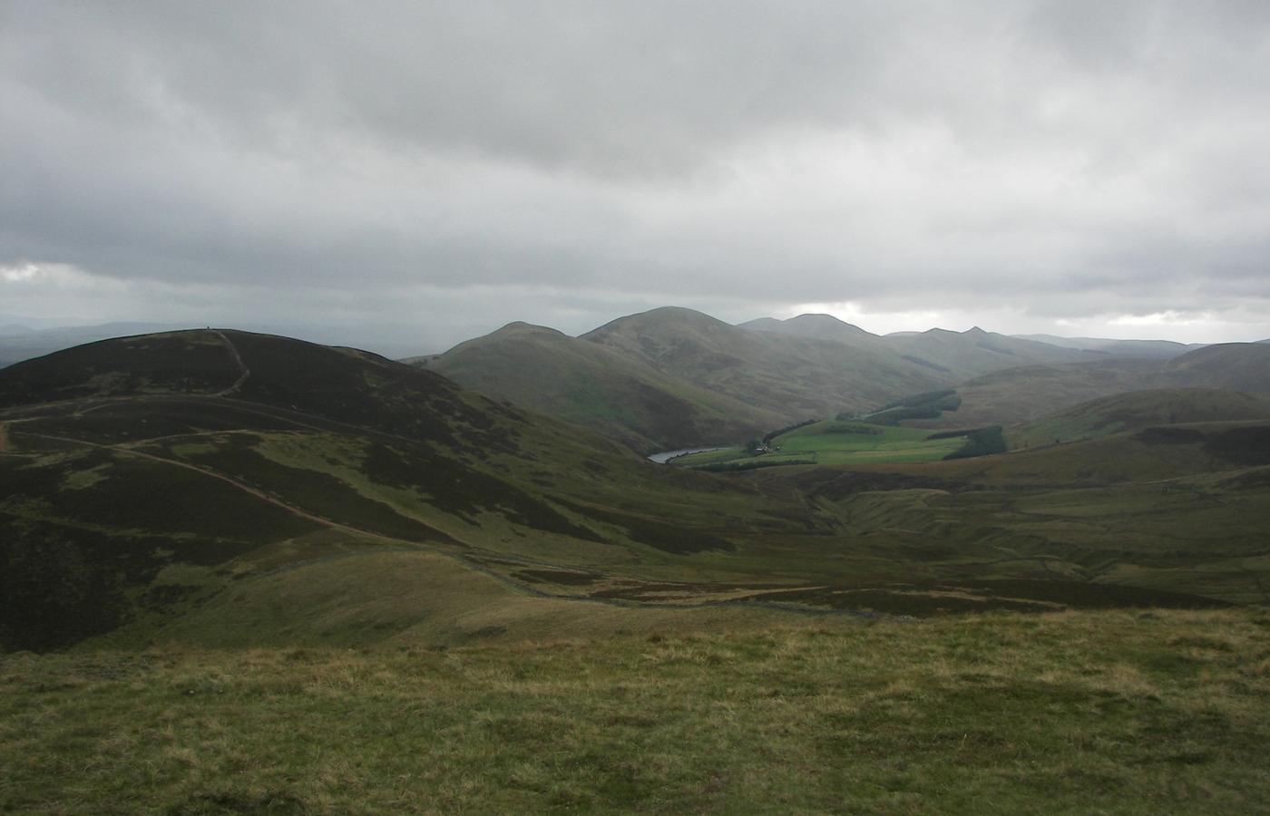 Pentland Hills Regional Park and Harlaw Reservoir - The Autumn Day Trip