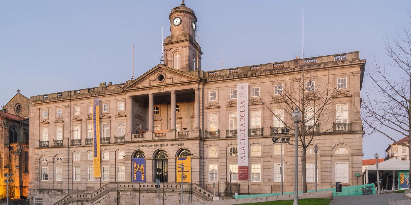 Hotels near Palácio da Bolsa