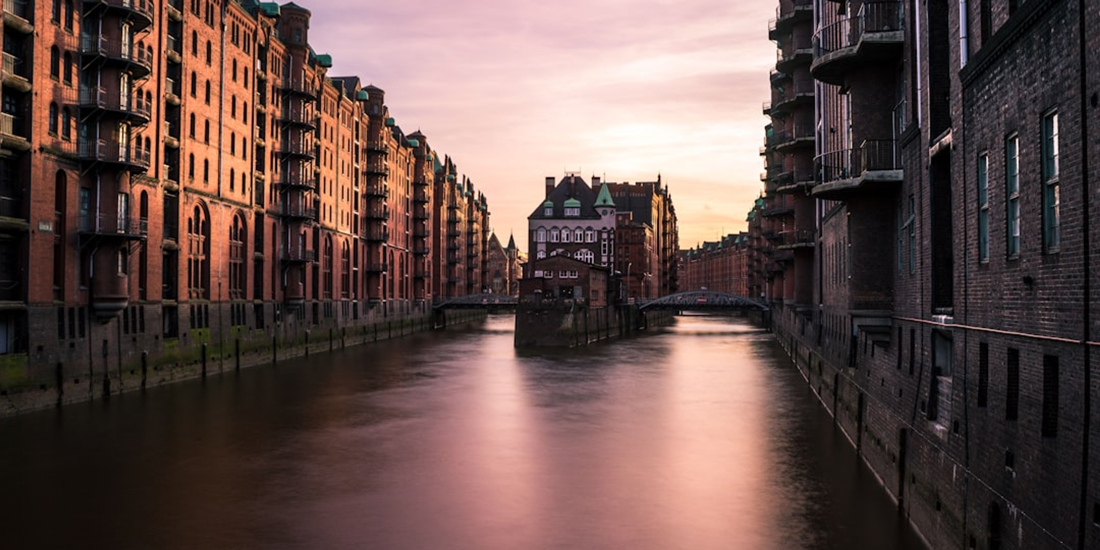 Hotels near Speicherstadt