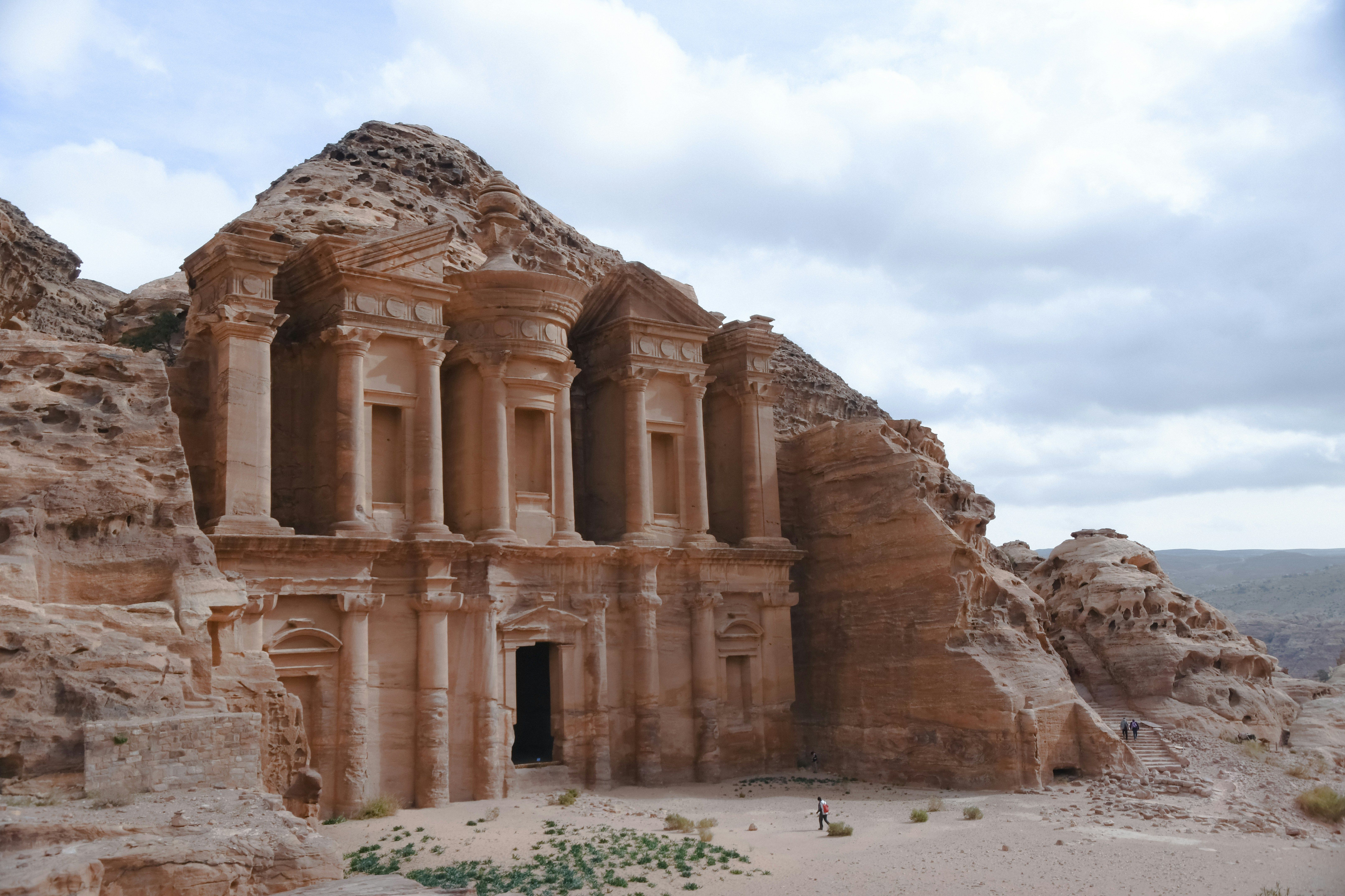 Petra Travel Guides
