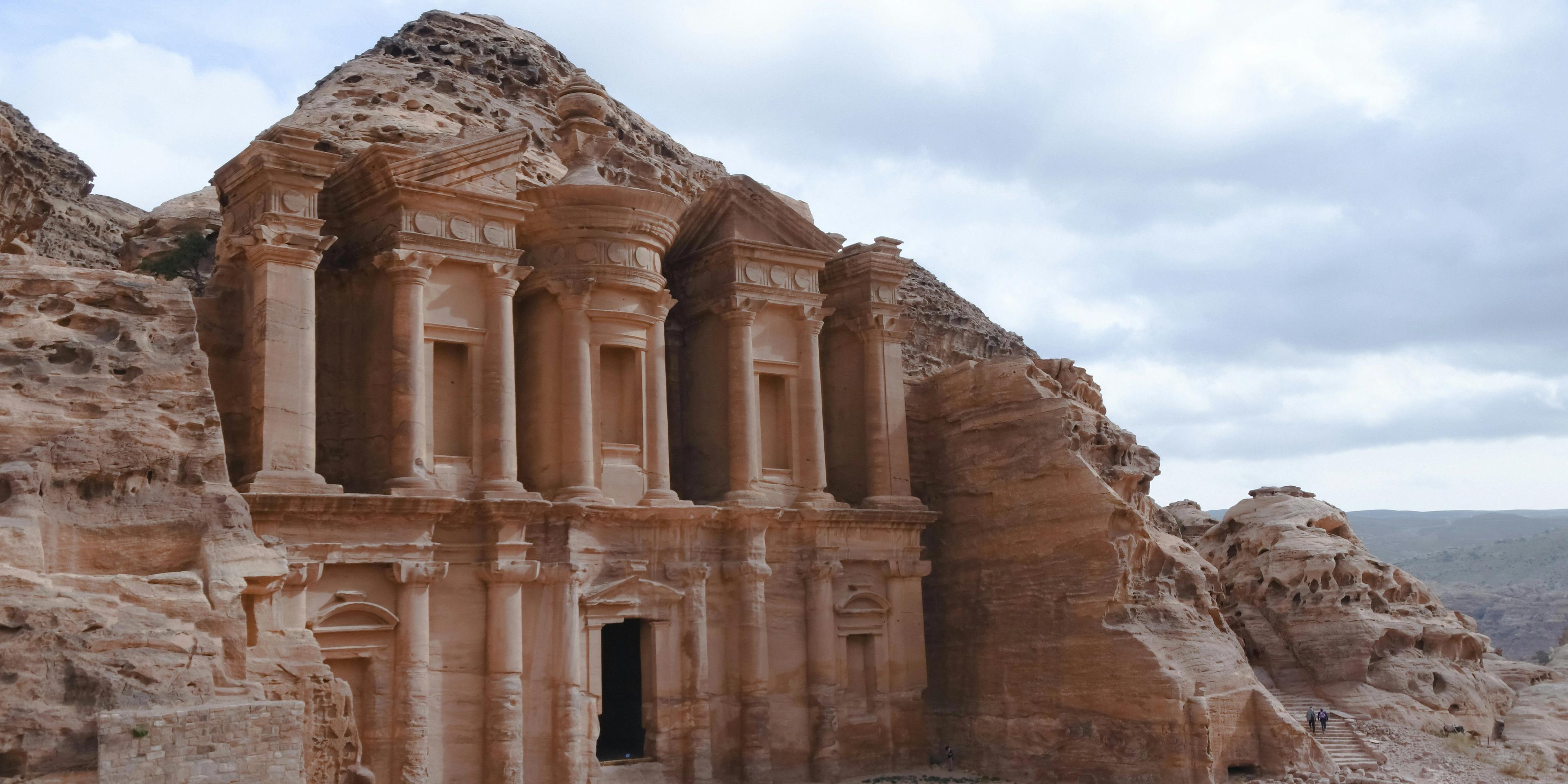 Petra Travel Guides