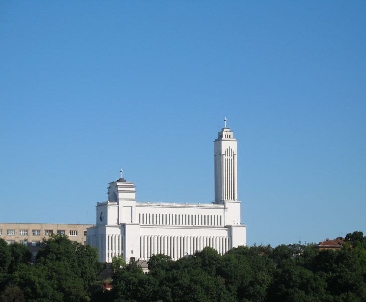 Christ's Resurrection Church - Panoramic Views from a Soviet-Era Survivor