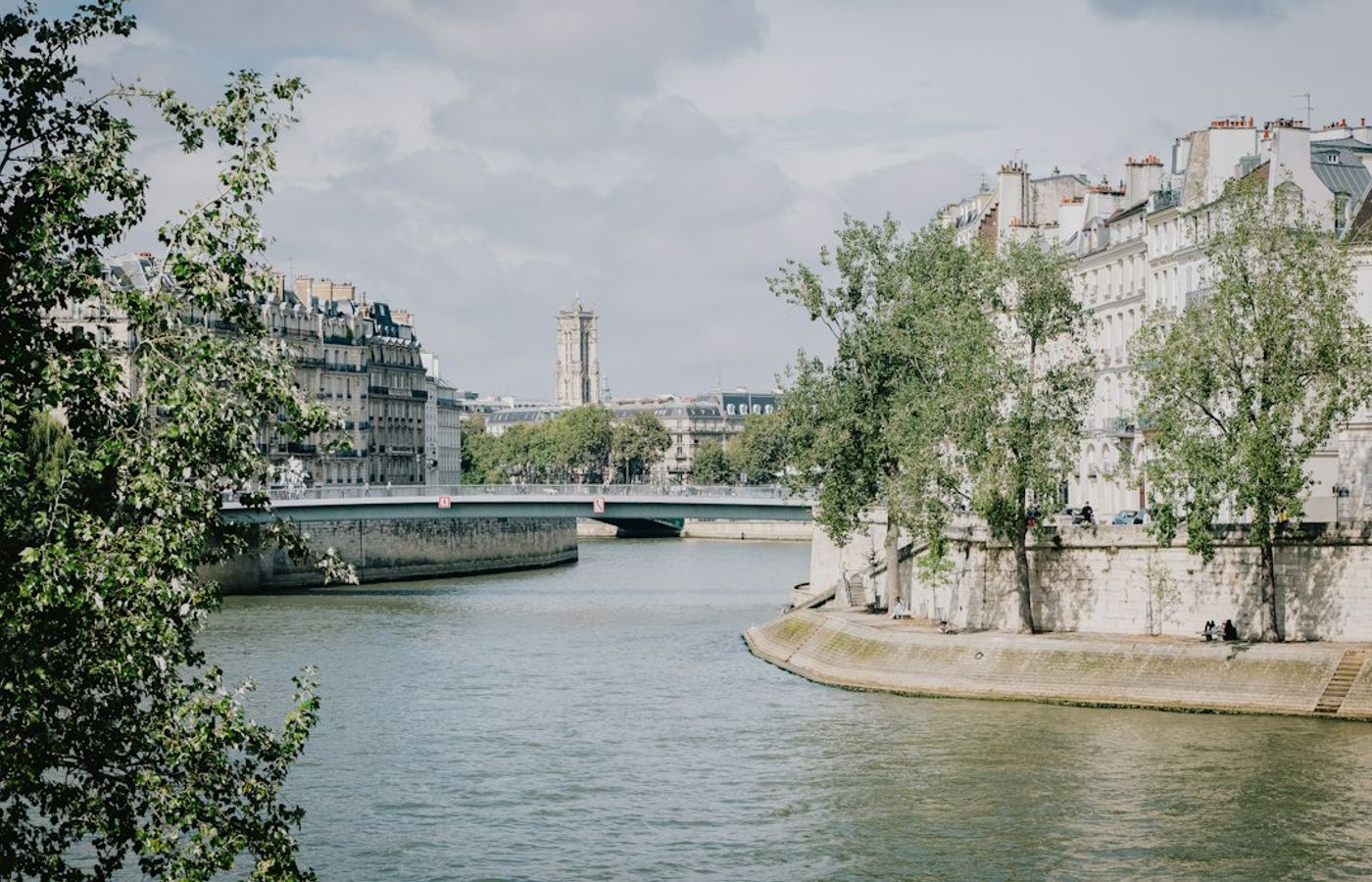 Ile Saint-Louis and the Seine Quays - The Best Autumn Walk in Paris