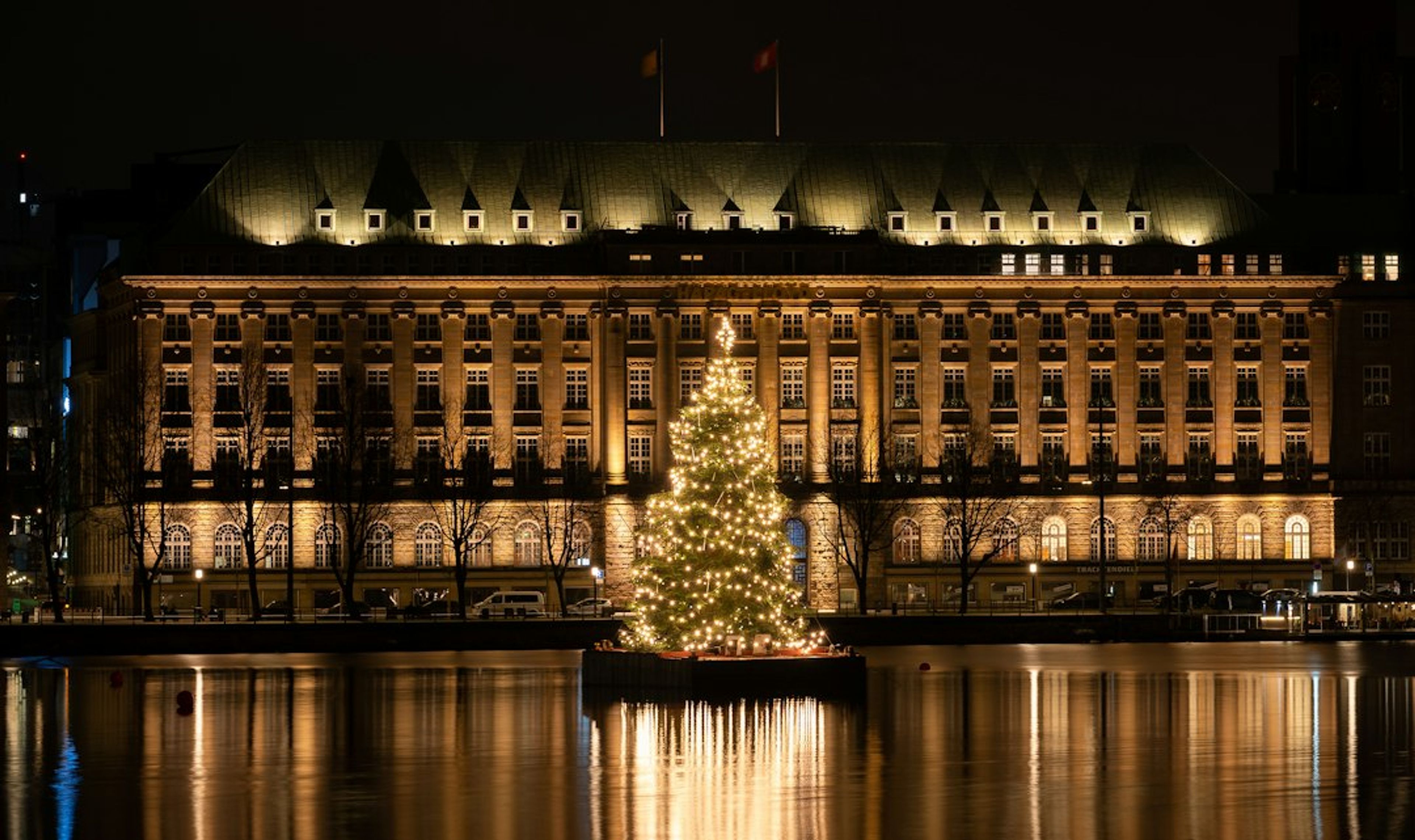 Hamburg Christmas Markets 2026: Where the Holiday Magic Happens