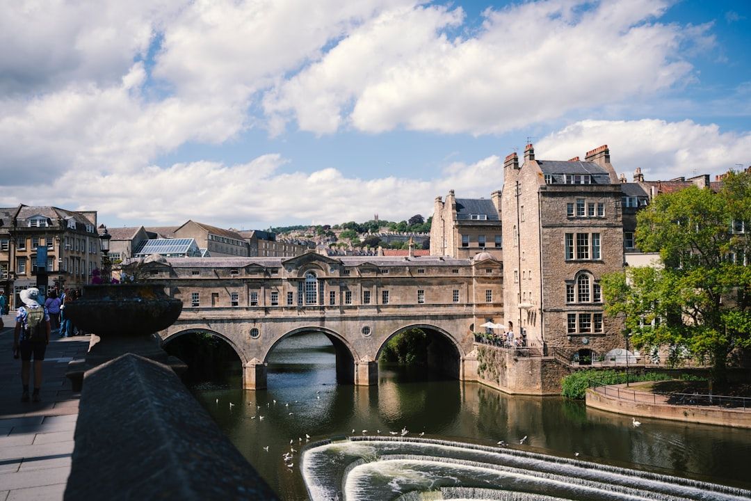 Pulteney Bridge and Pulteney Weir - Shops Across the River Avon