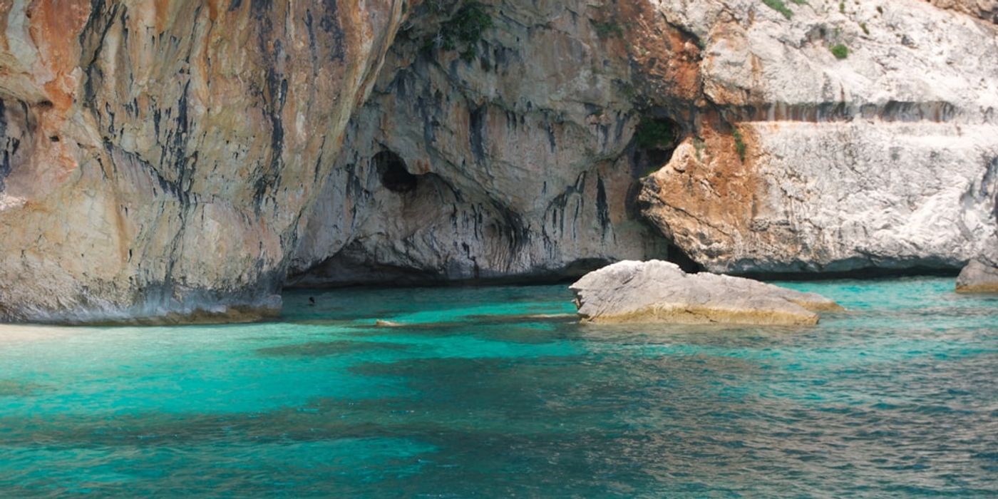 Hotels near Cala Mariolu
