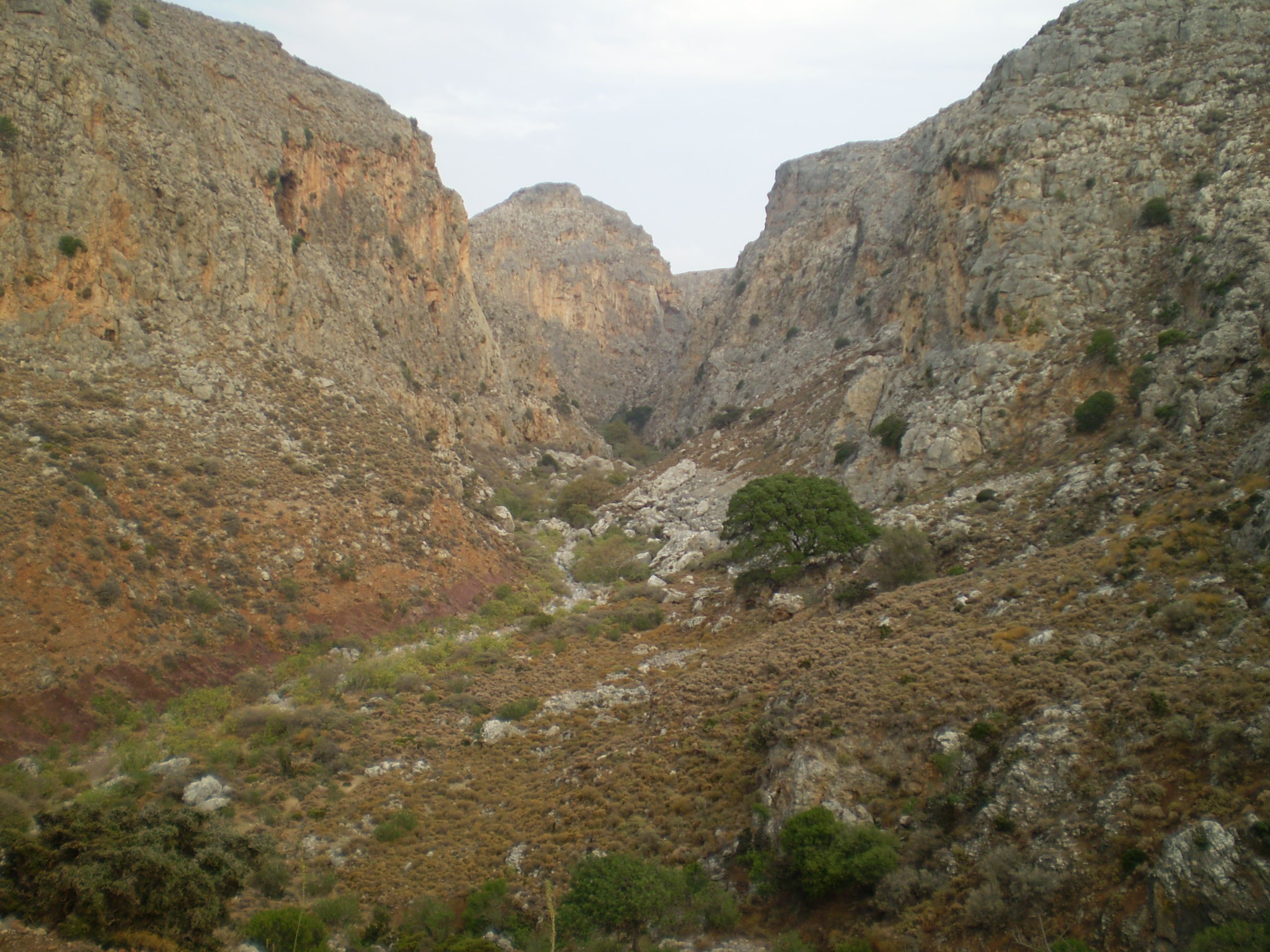Zakros Gorge - The Valley of the Dead to a Minoan Palace