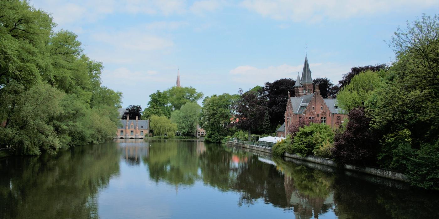 Hotels near Minnewater Lake