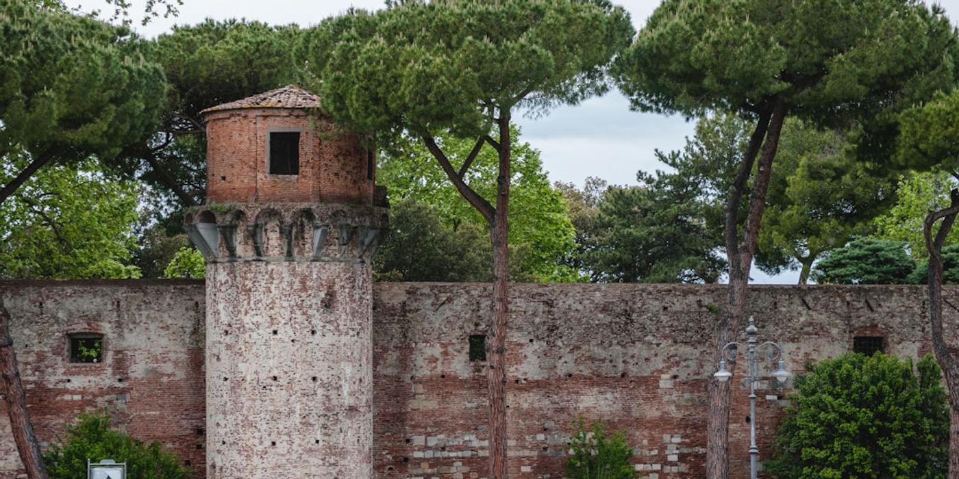 Hotels near Venetian Walls