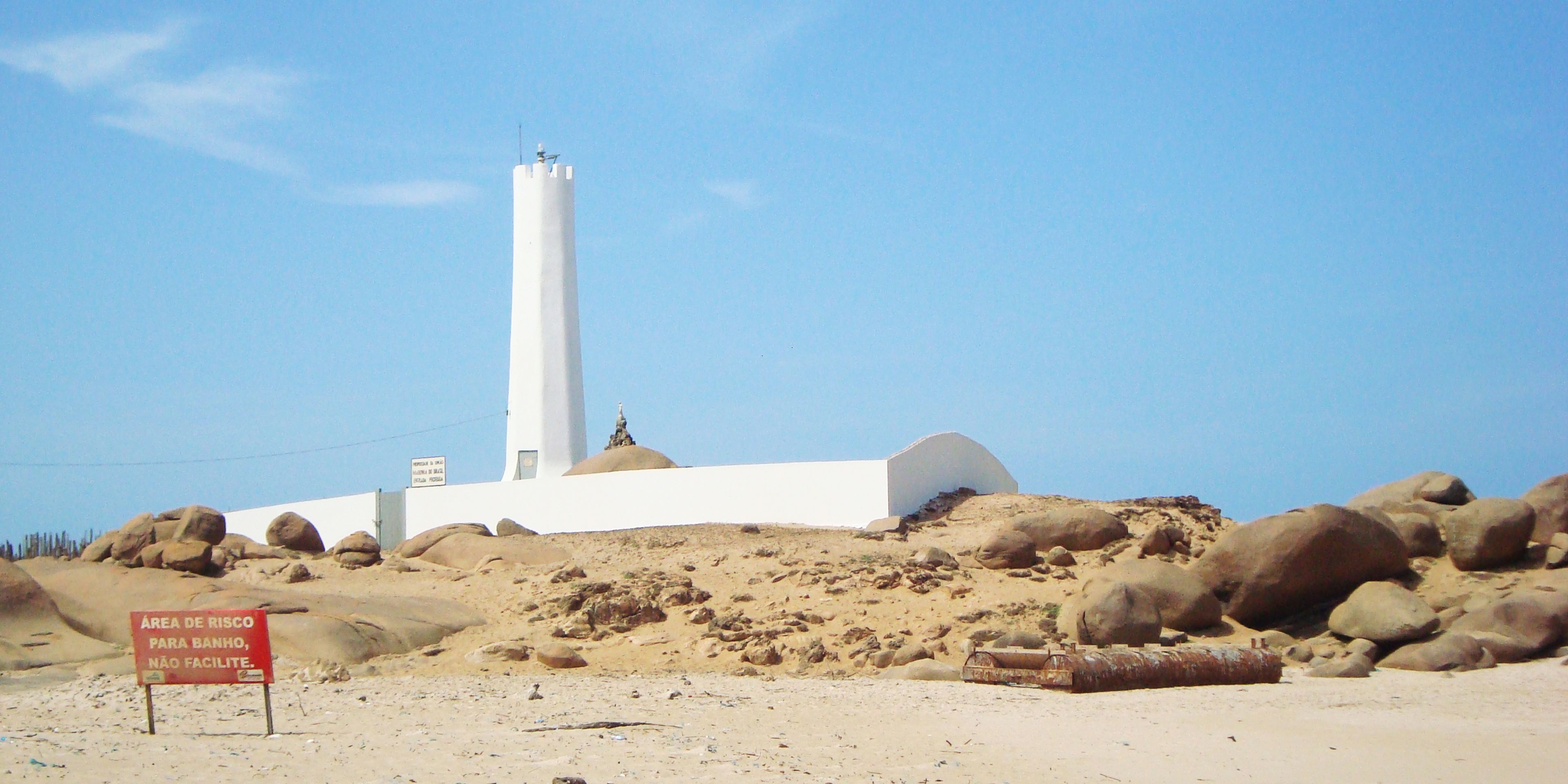 Hotels near Pedra do Sal