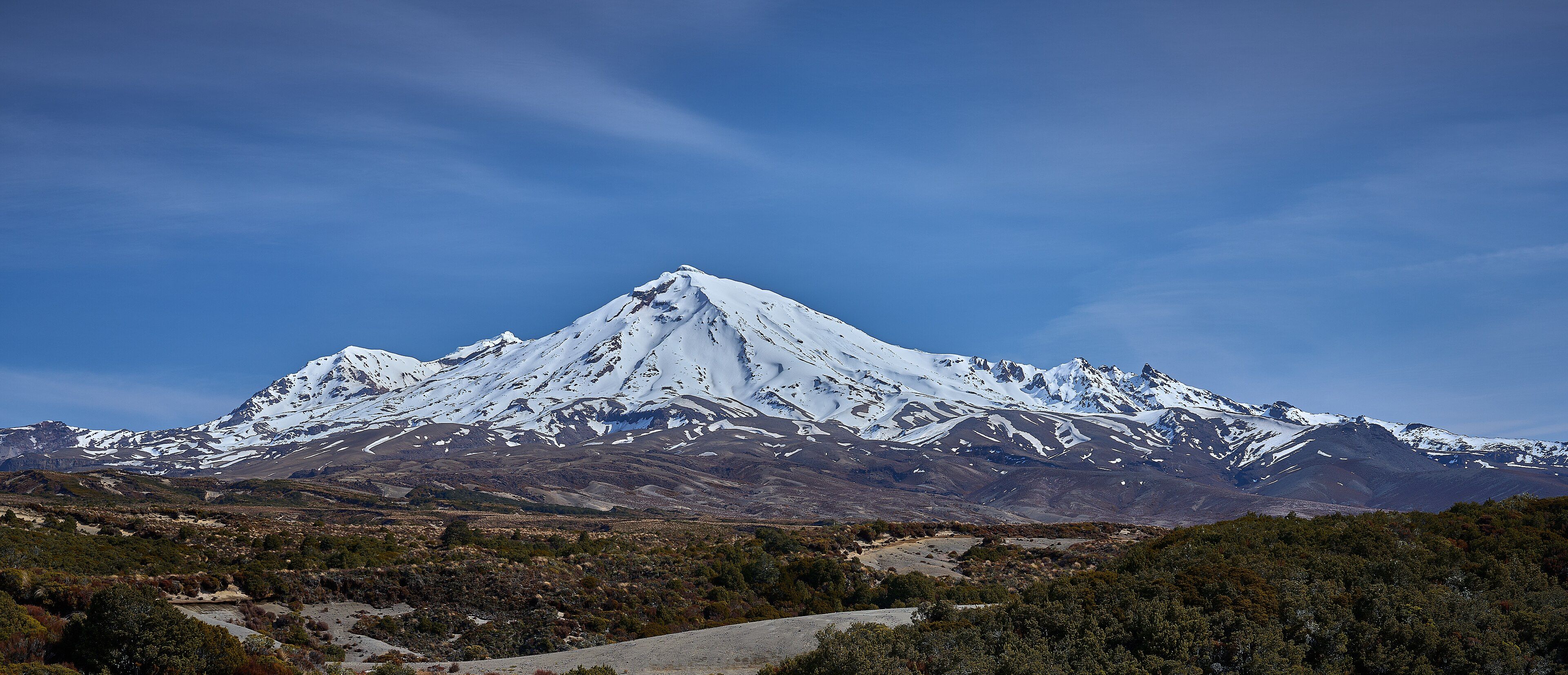 Mount Ruapehu Crater Lake - The Guided Route to an Active Volcano's Lake