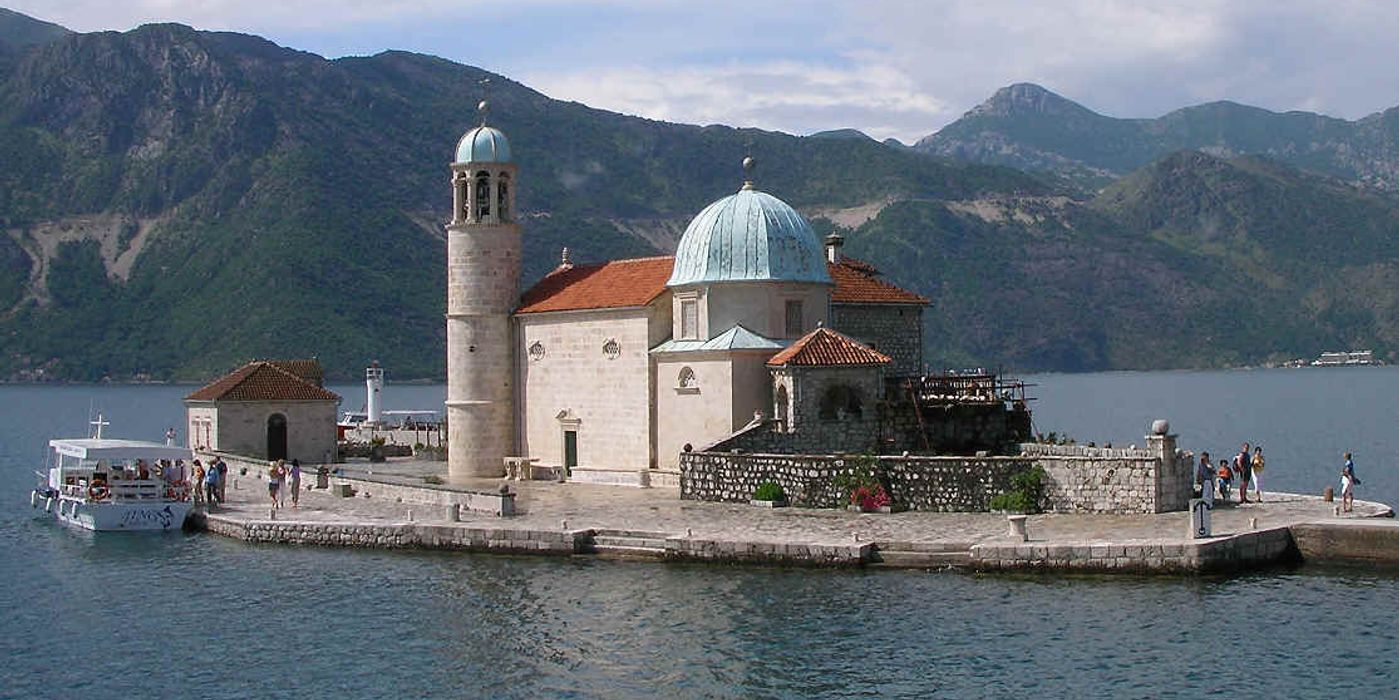 Hotels near Our Lady of the Rocks (Gospa od Skrpjela)