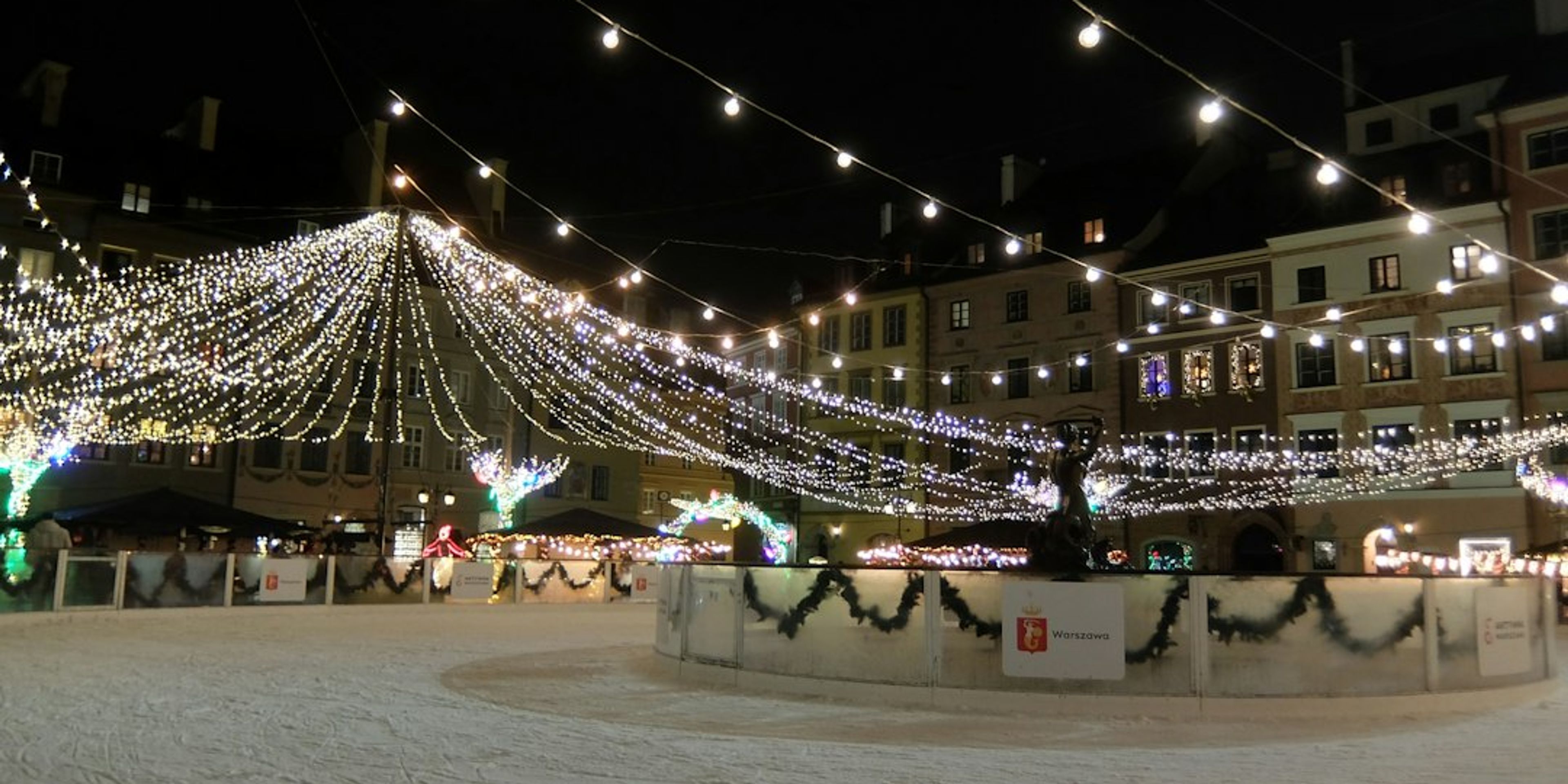 Hotels near Old Town Market Square Ice Rink