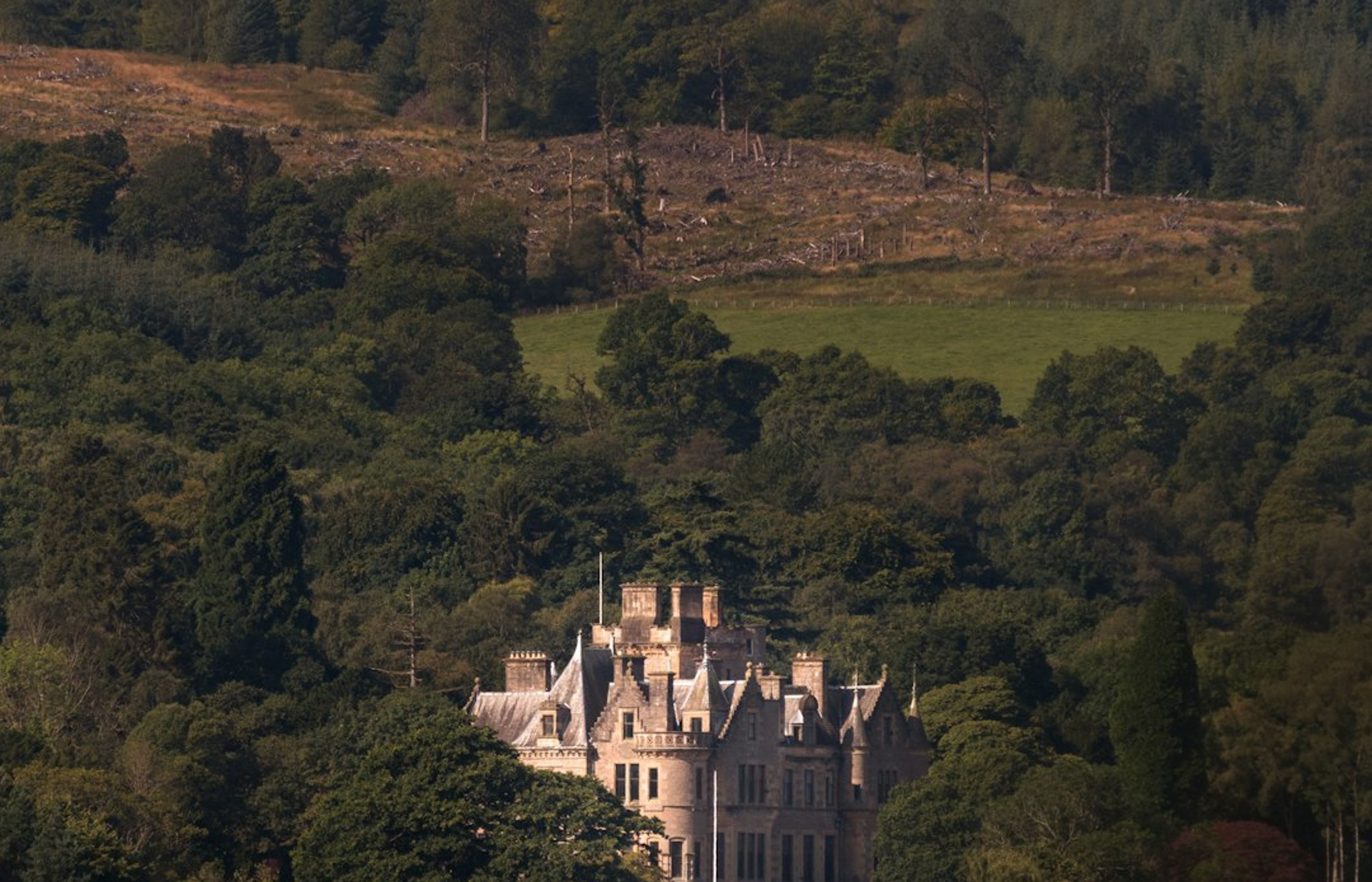 Palace of Holyroodhouse - The King's Official Residence in Scotland