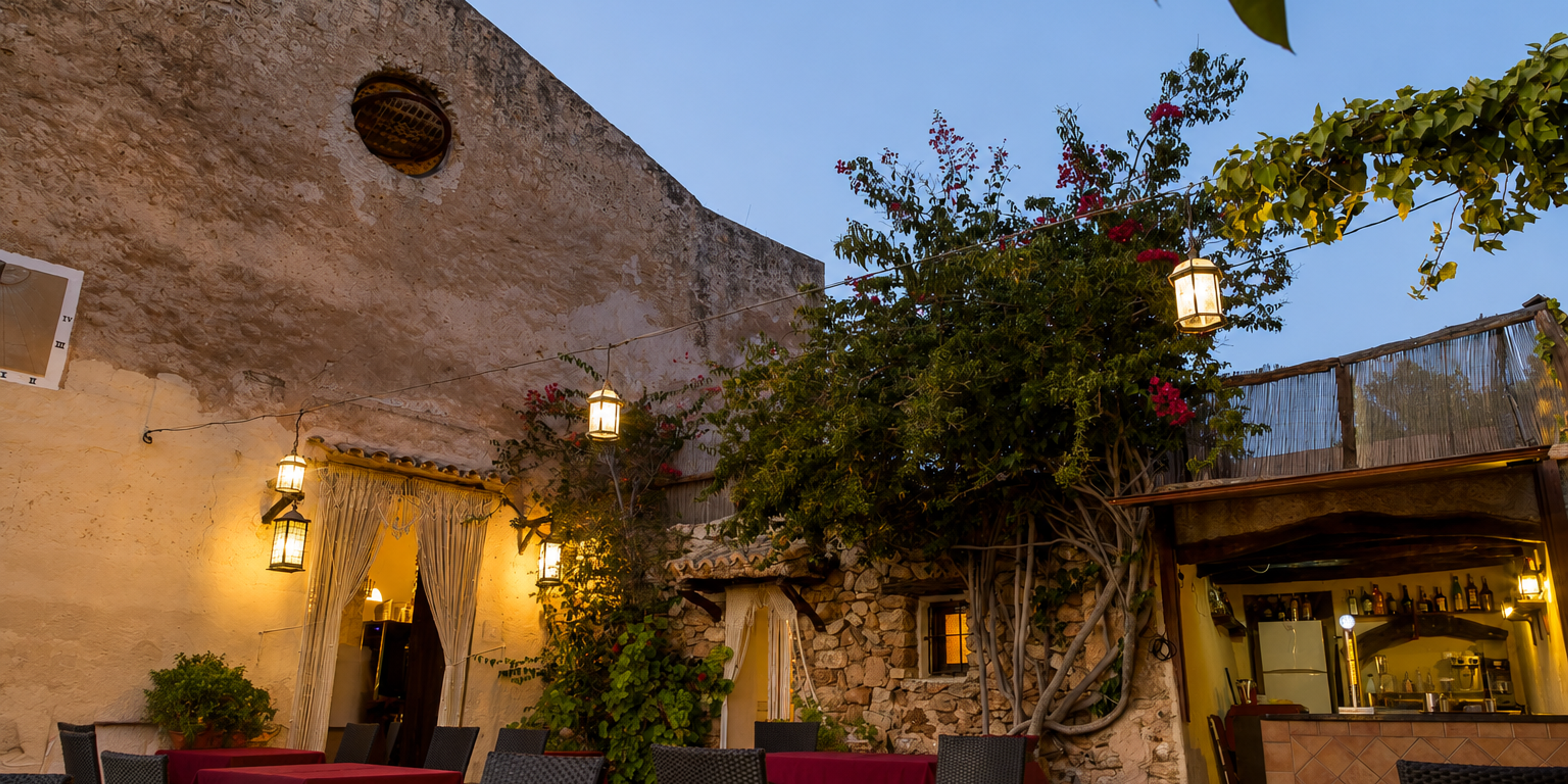 Hotels near Sa Capella